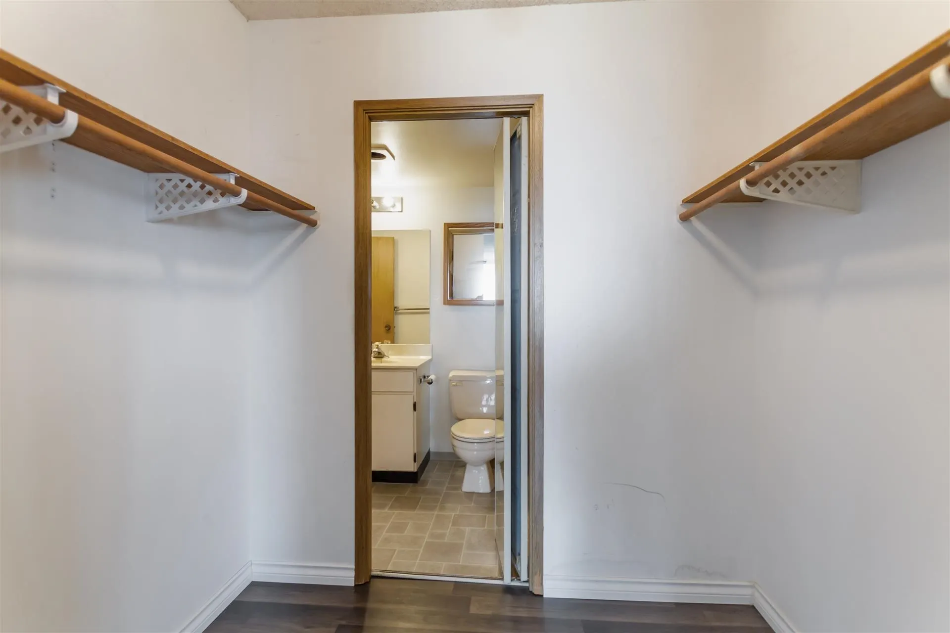 1401 7235 Salisbury Avenue