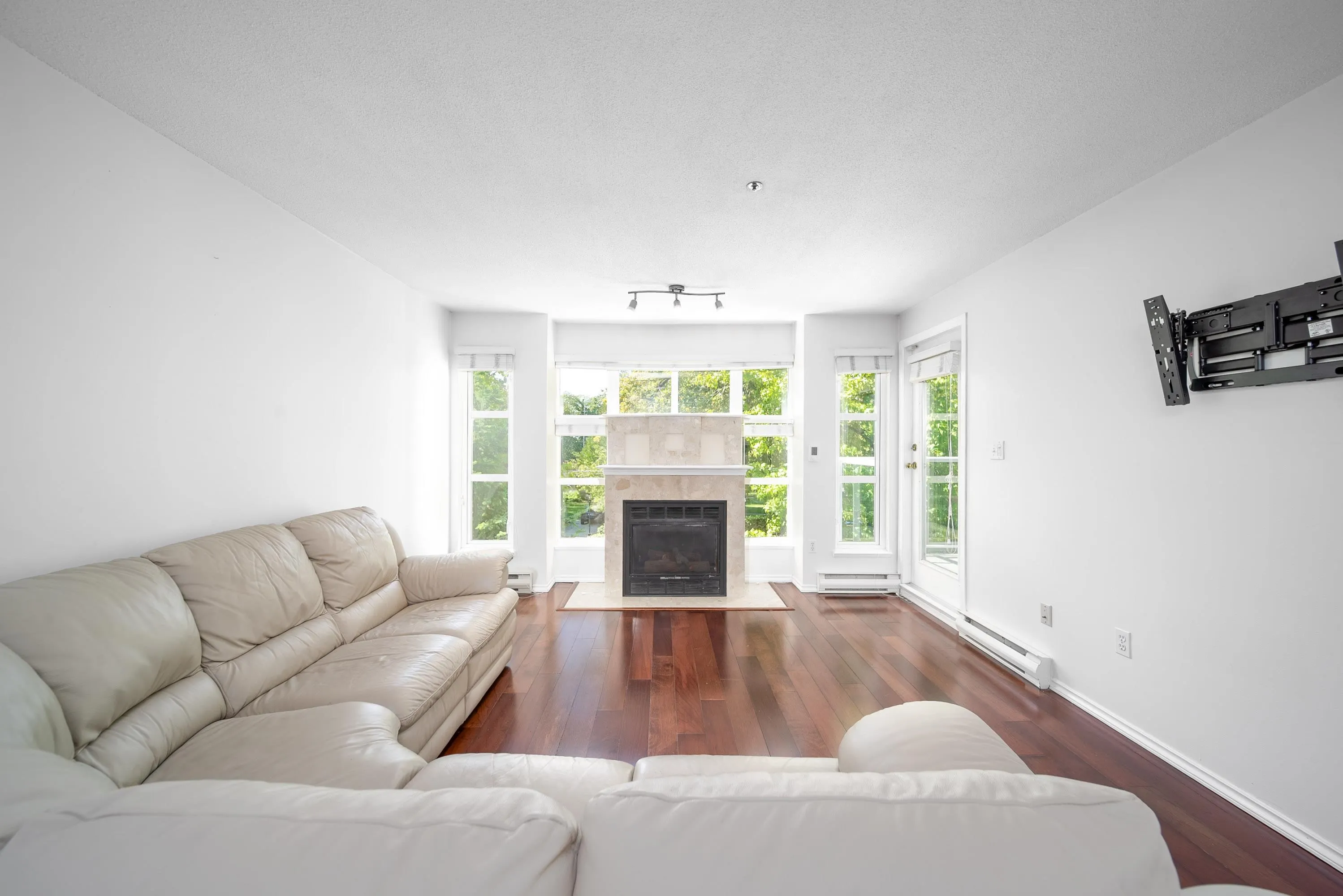 302 8728 SW Marine Drive