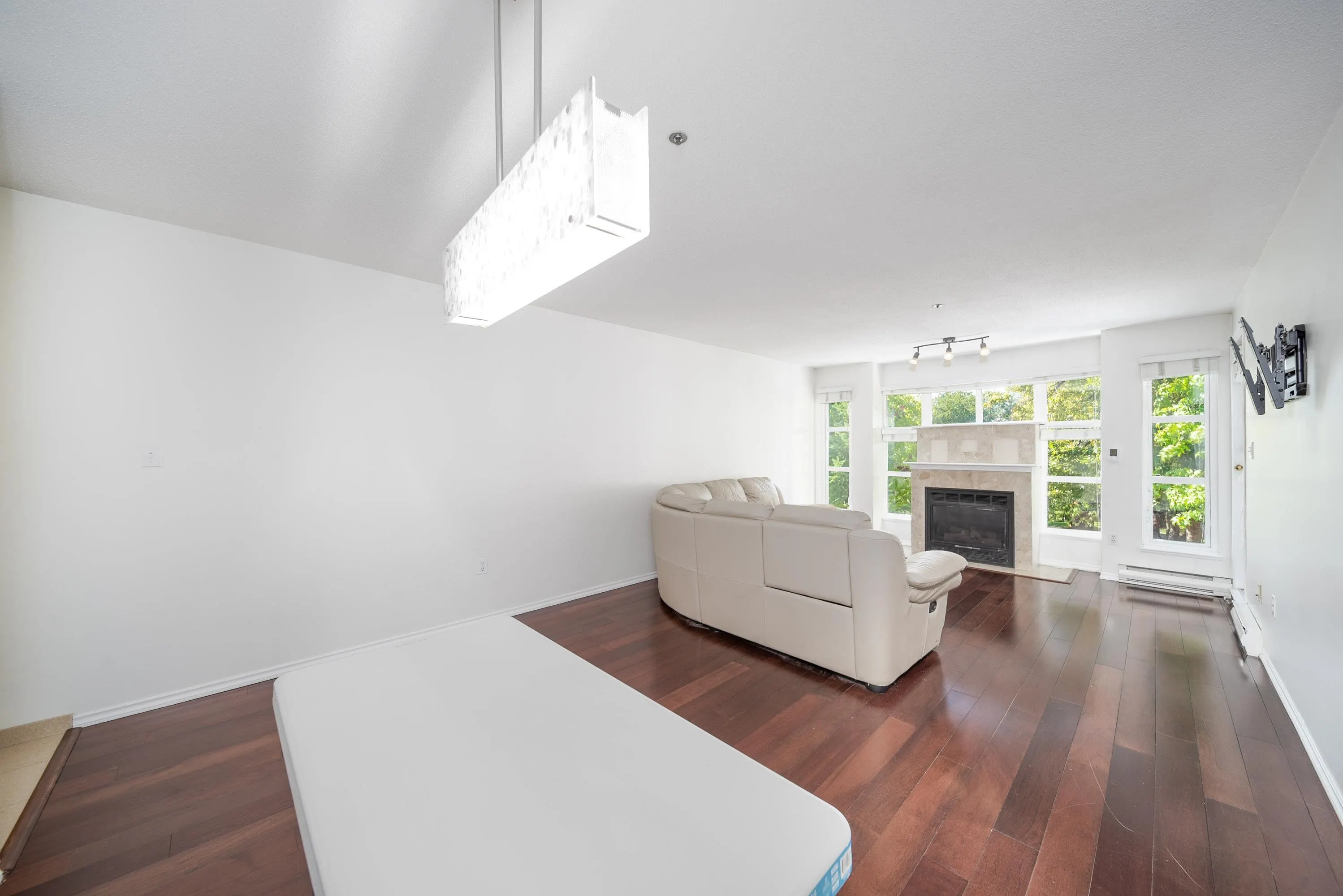302 8728 SW Marine Drive