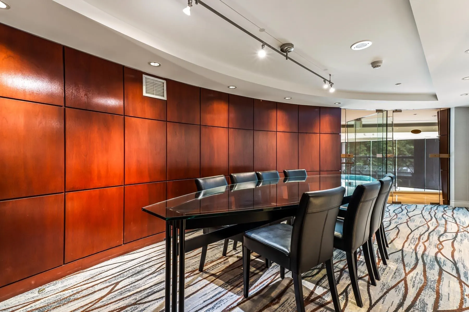 1605 1383 Marinaside Crescent