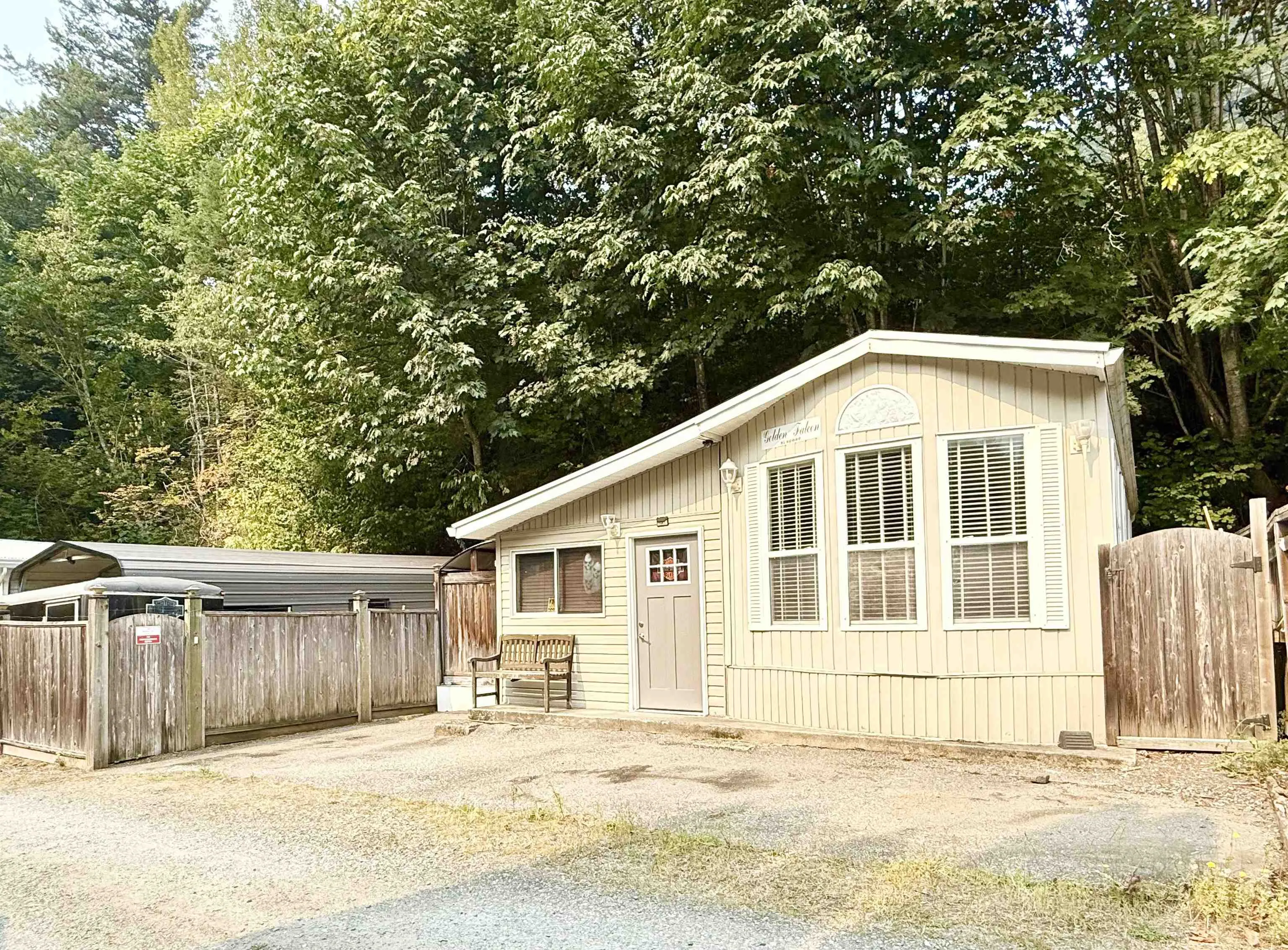 47 & 48 1650 Columbia Valley Road