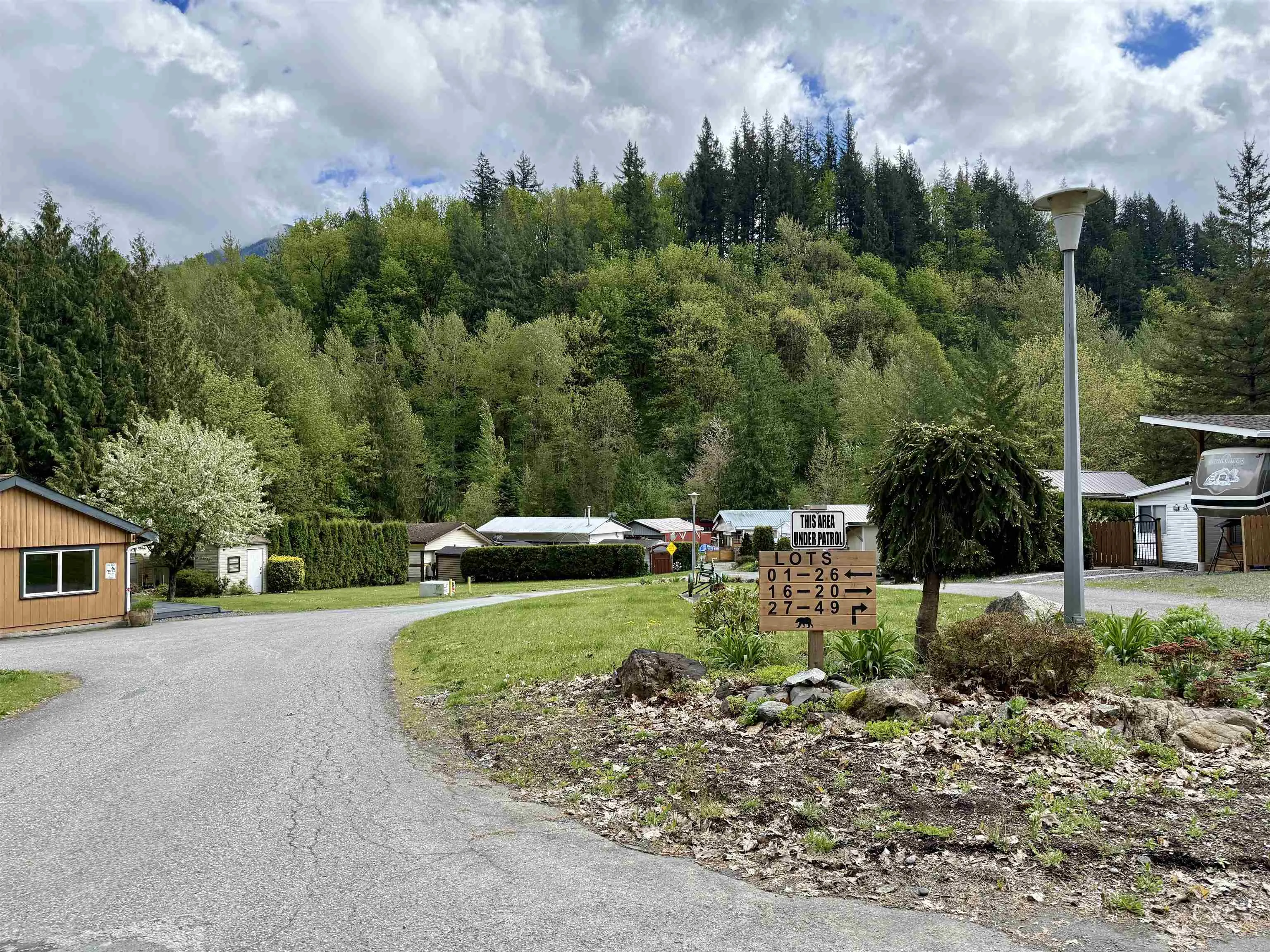 47 & 48 1650 Columbia Valley Road