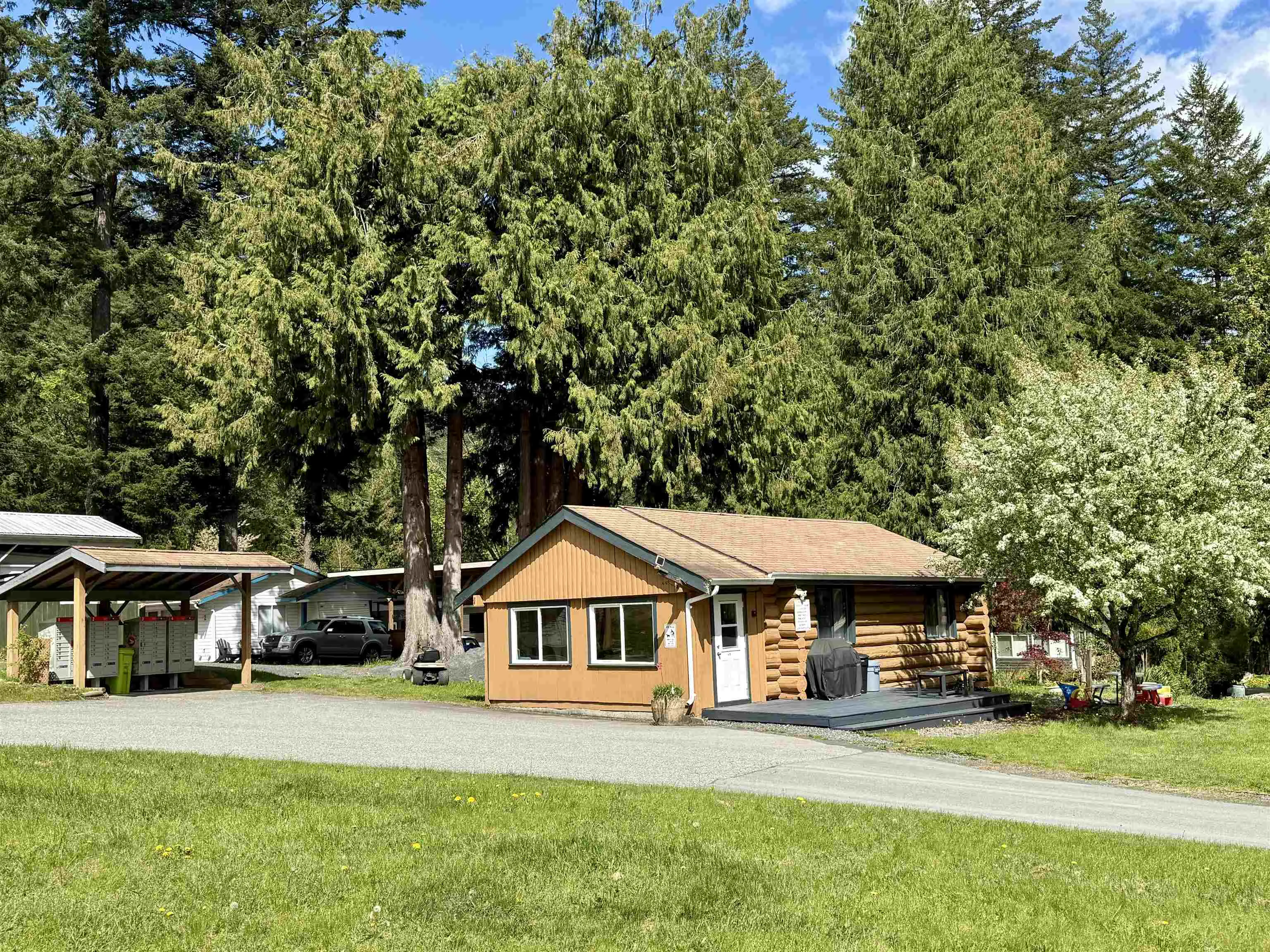 47 & 48 1650 Columbia Valley Road