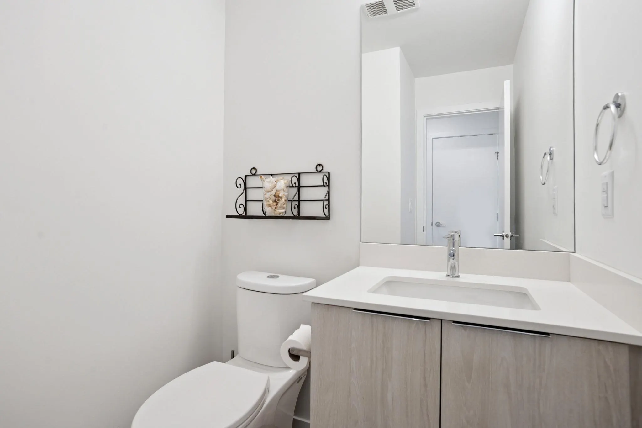 4 4375 Cormorant Way