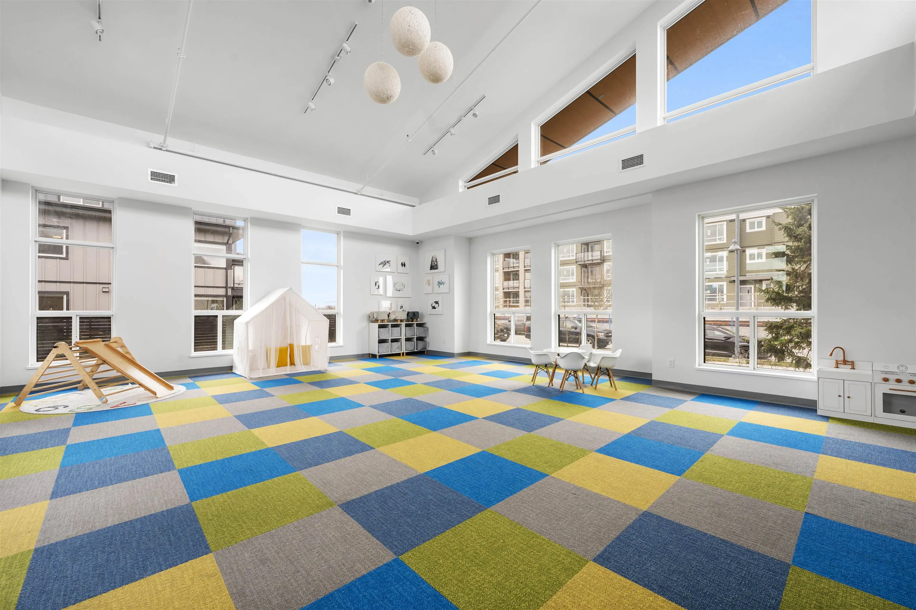 4 4375 Cormorant Way