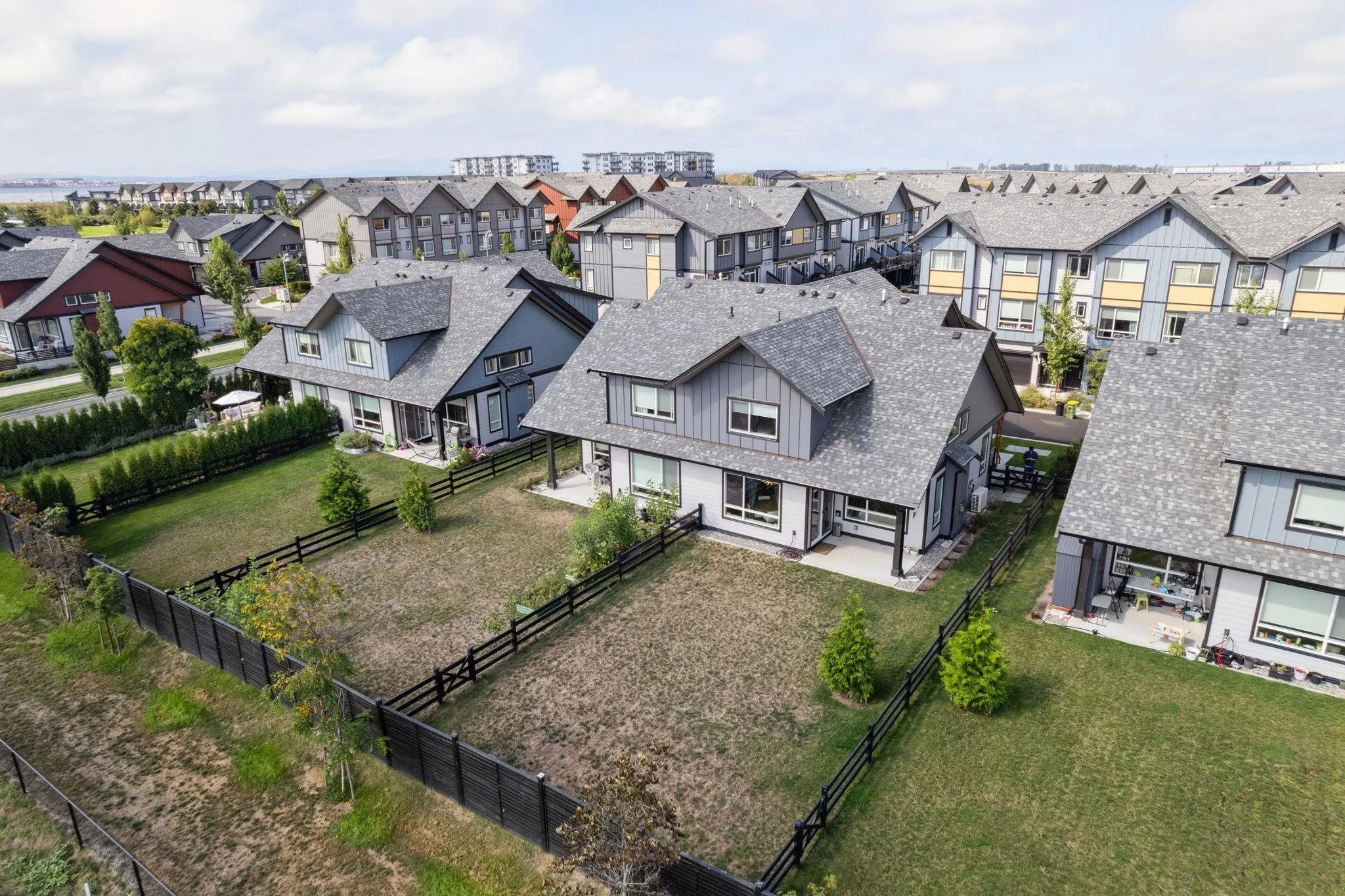 4 4375 Cormorant Way