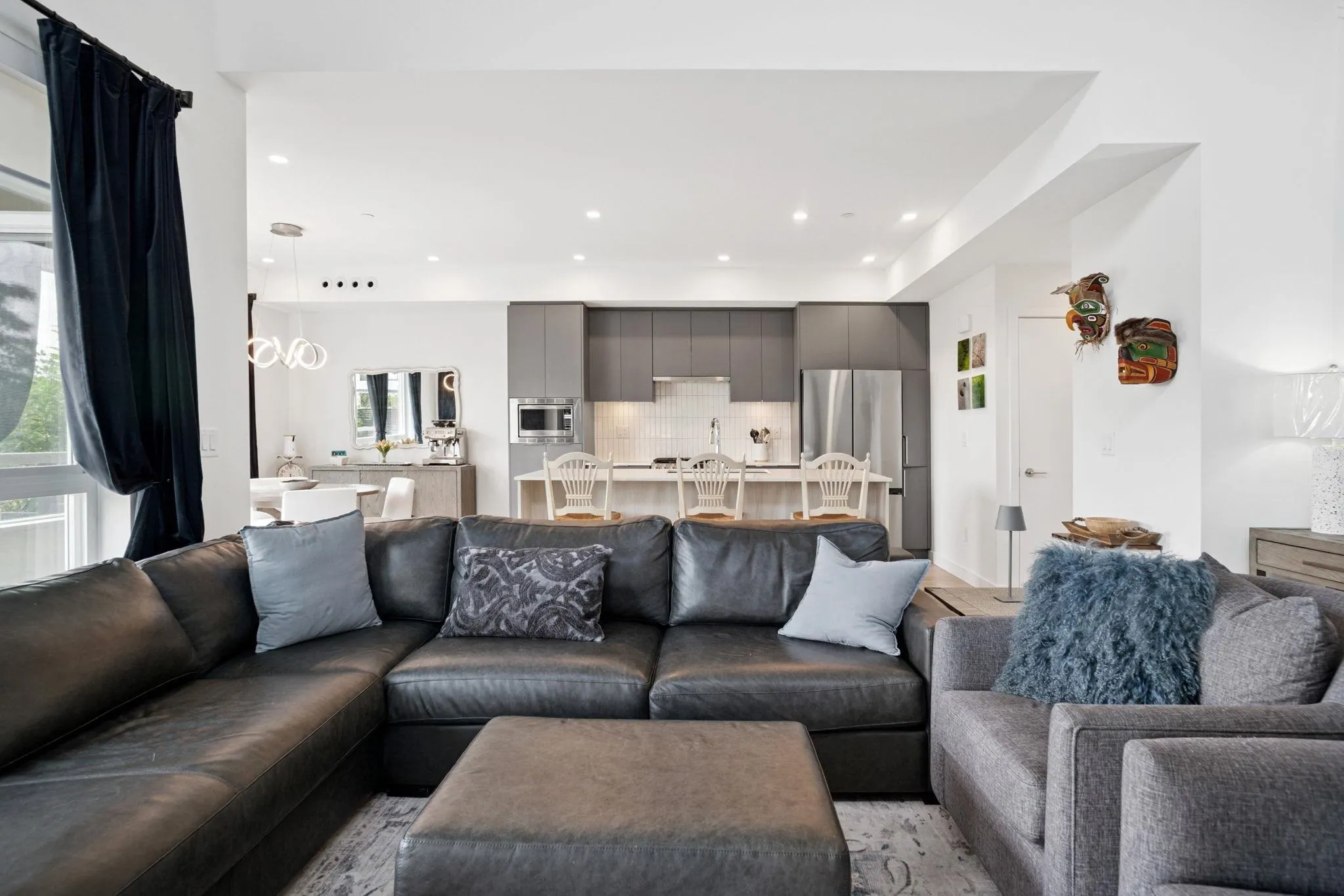 4 4375 Cormorant Way