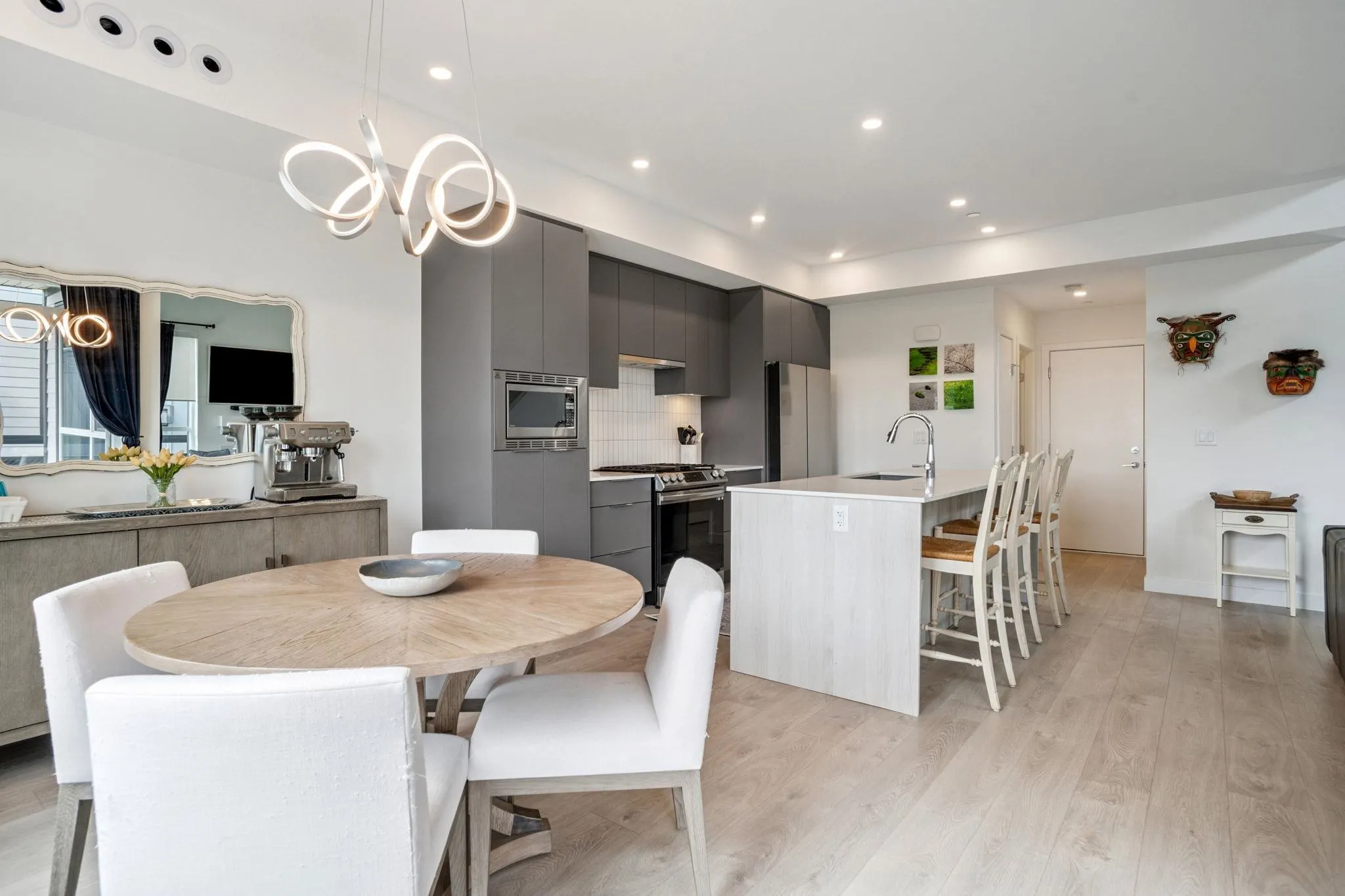 4 4375 Cormorant Way