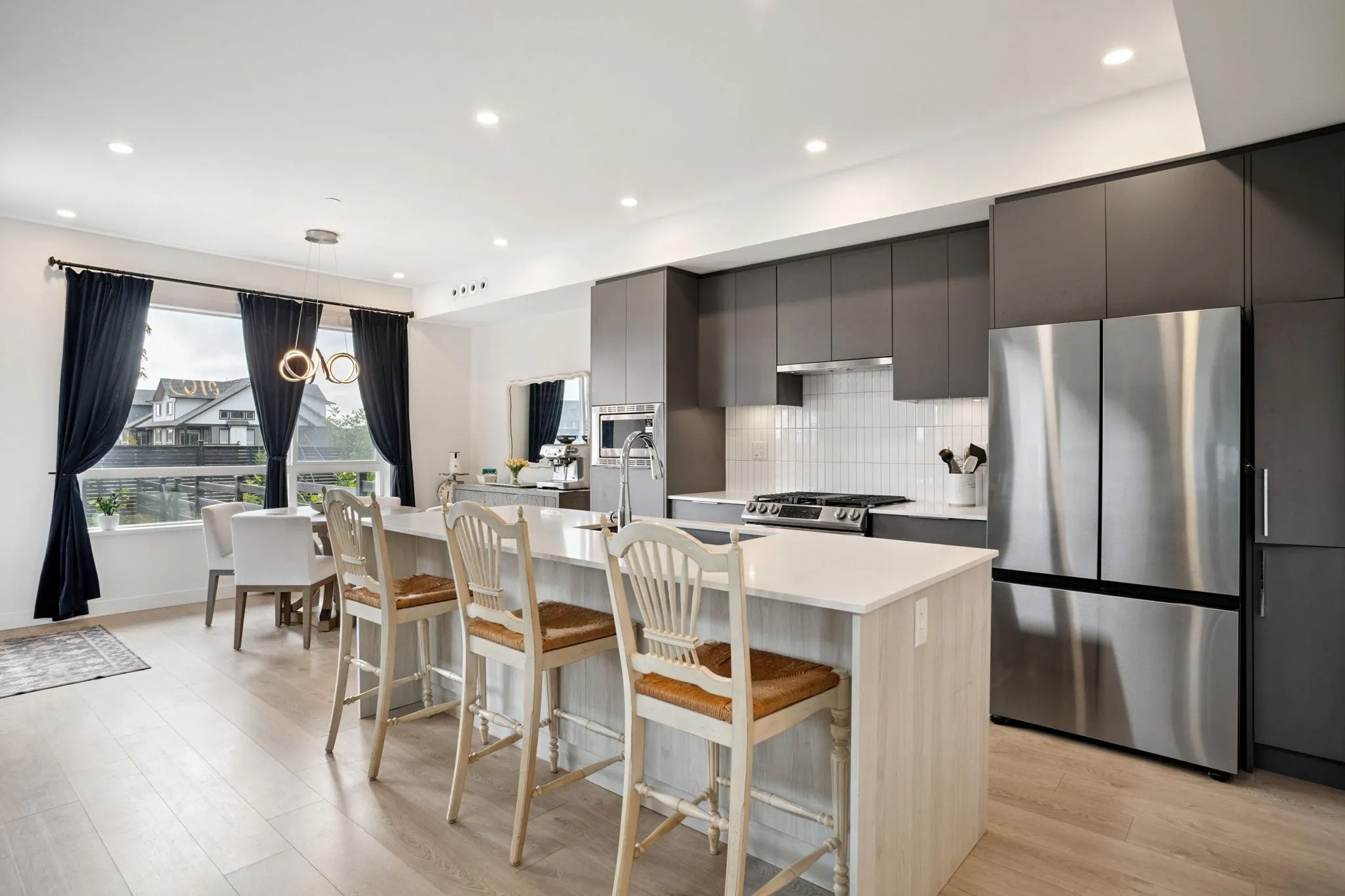 4 4375 Cormorant Way