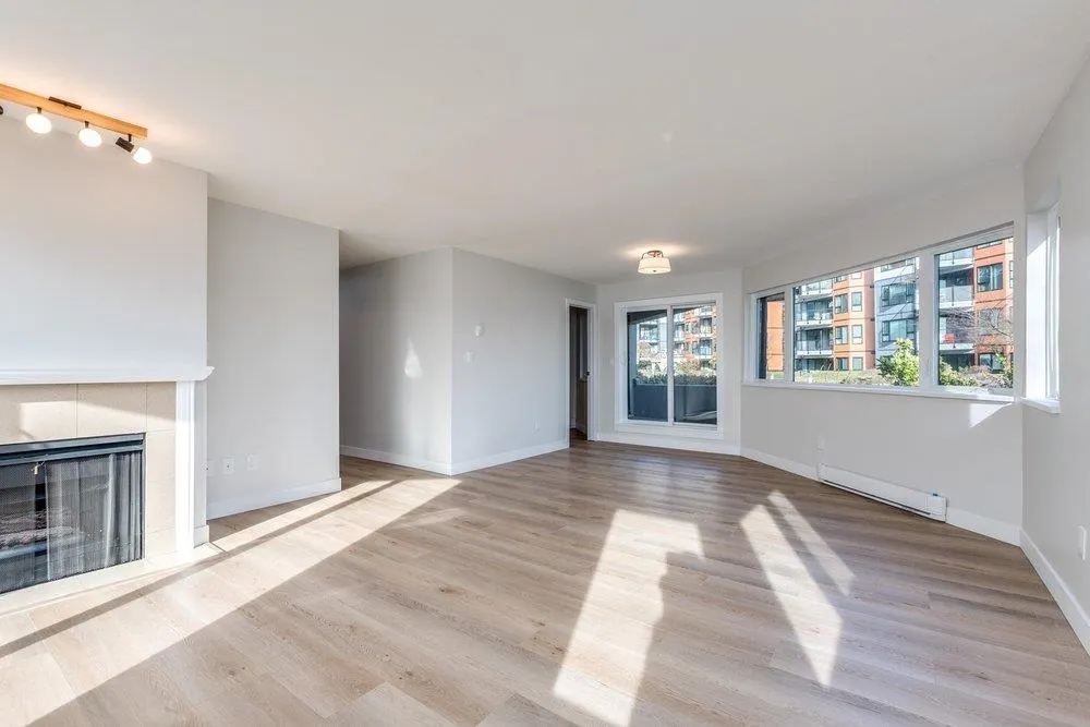119 1150 Quayside Drive