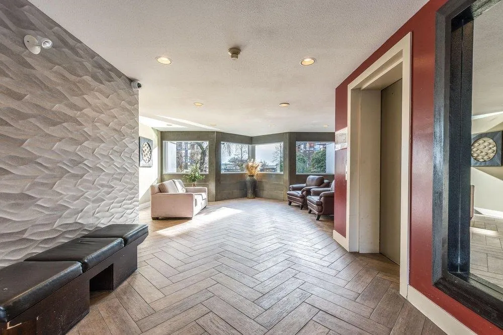119 1150 Quayside Drive