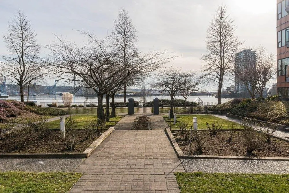 119 1150 Quayside Drive