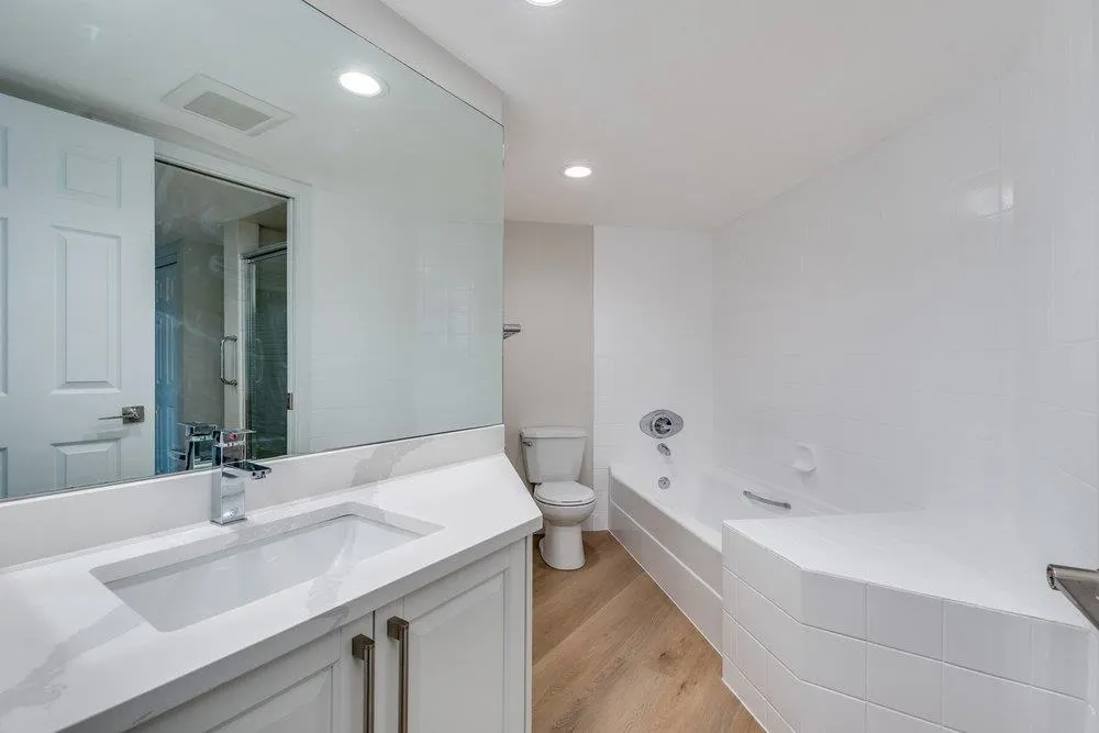 119 1150 Quayside Drive