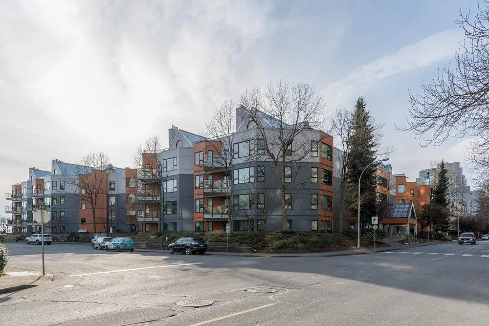 119 1150 Quayside Drive