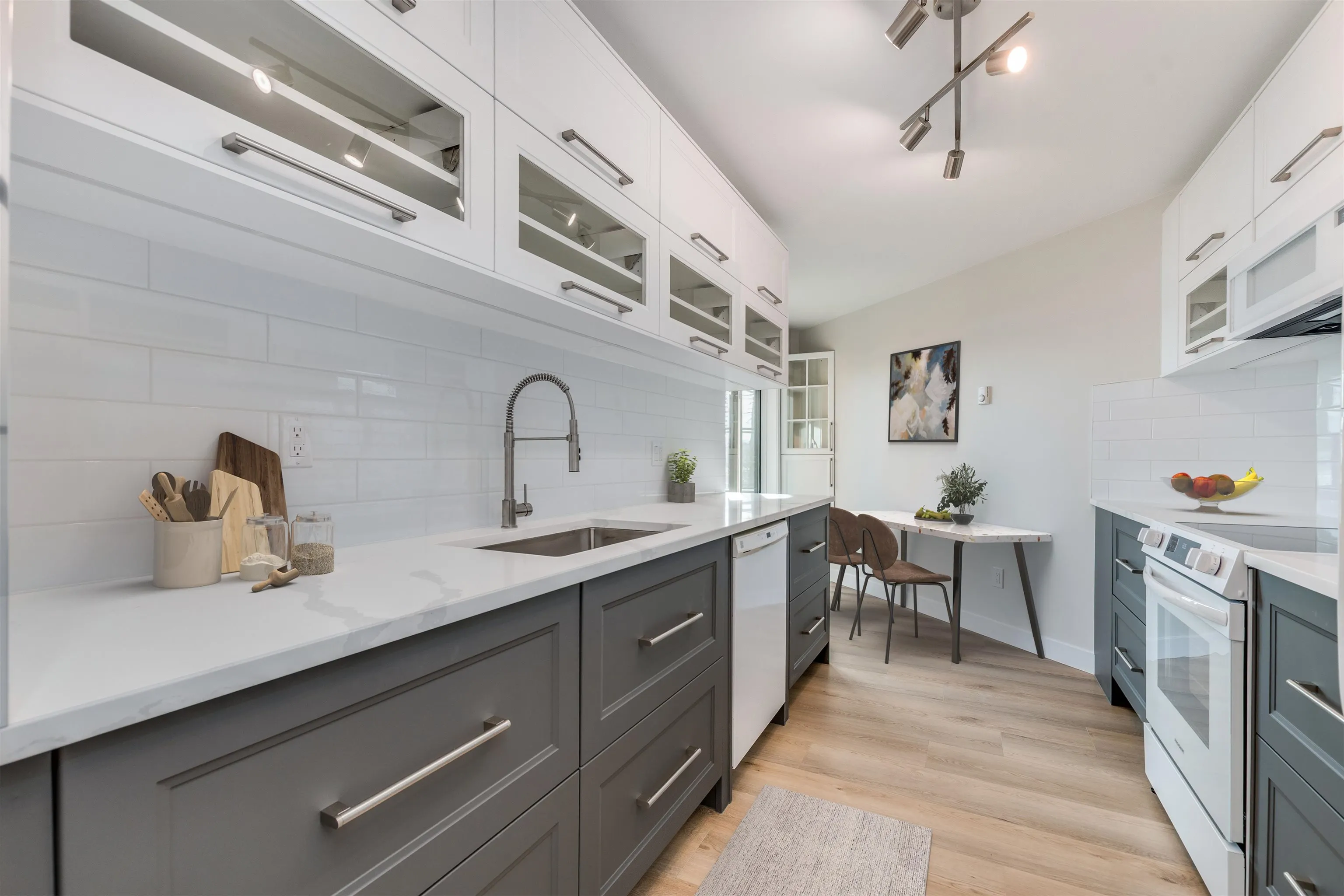 119 1150 Quayside Drive