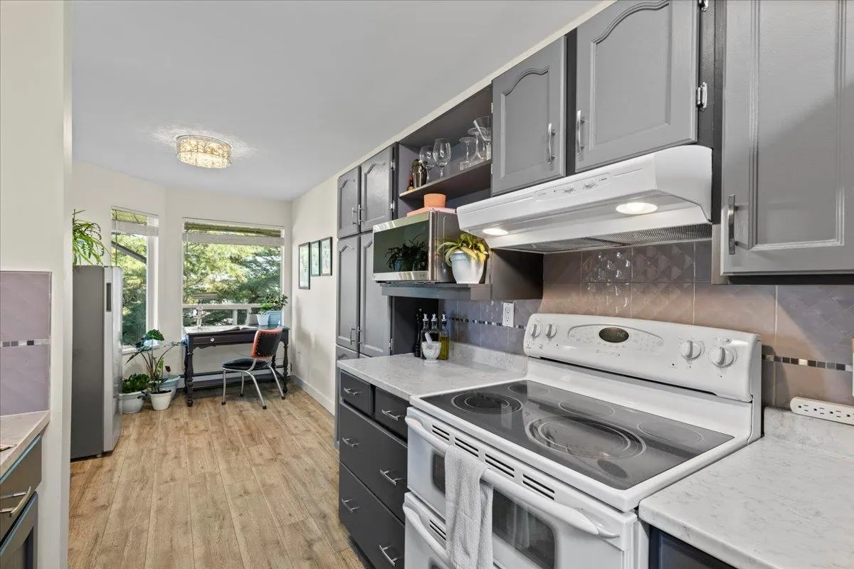 307 32669 George Ferguson Way