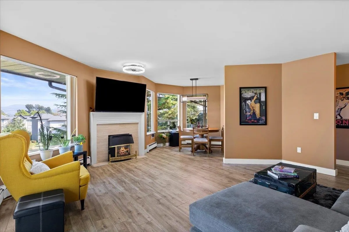 307 32669 George Ferguson Way