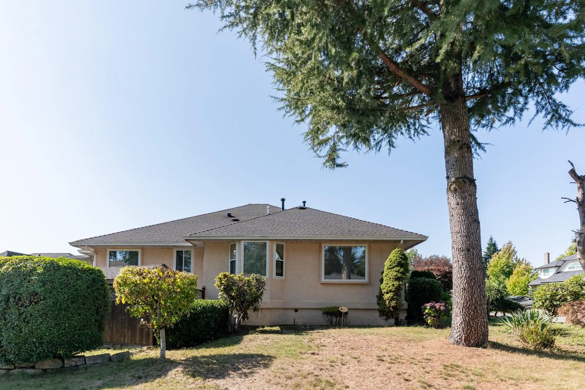 14092 86a Avenue