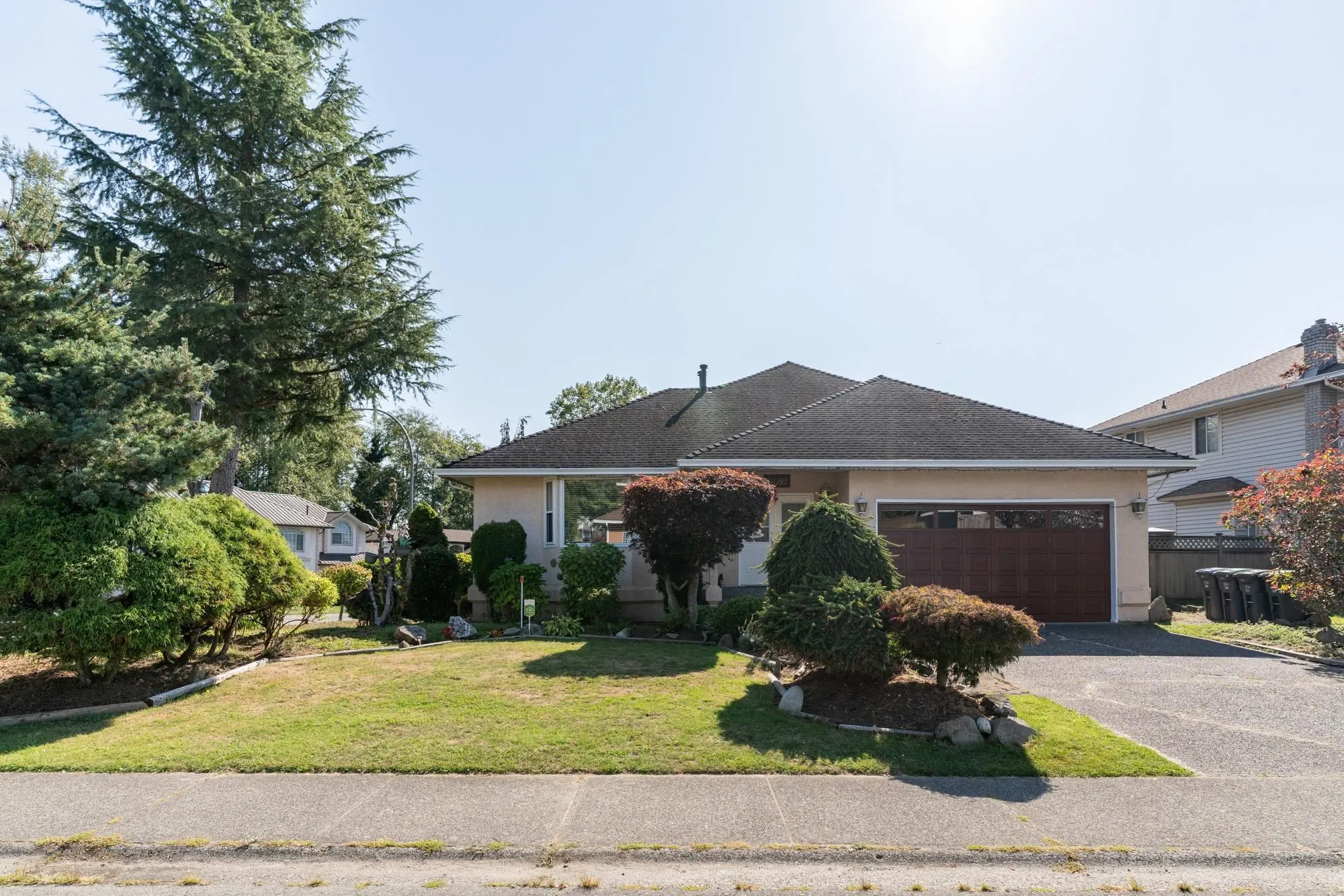 14092 86a Avenue