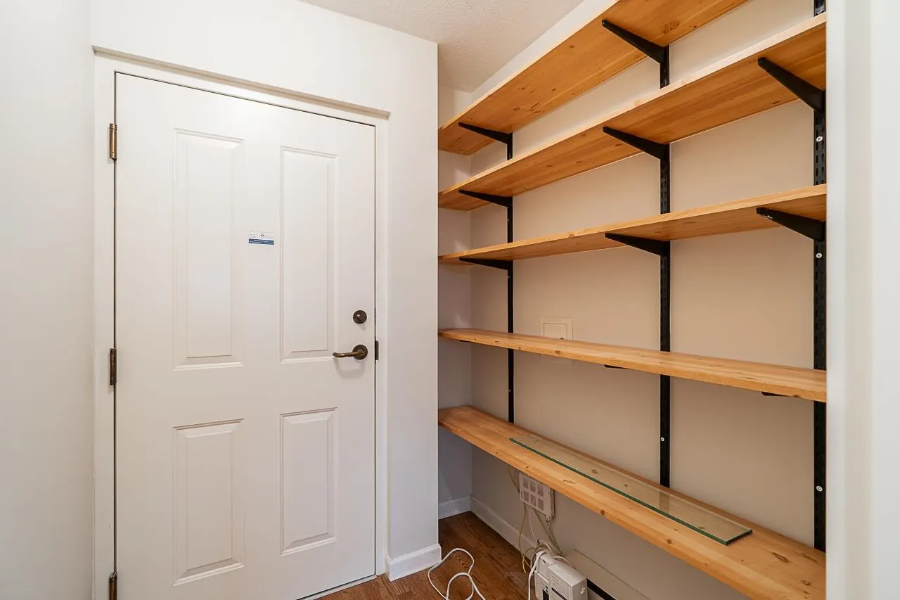 102 3188 Camosun Street