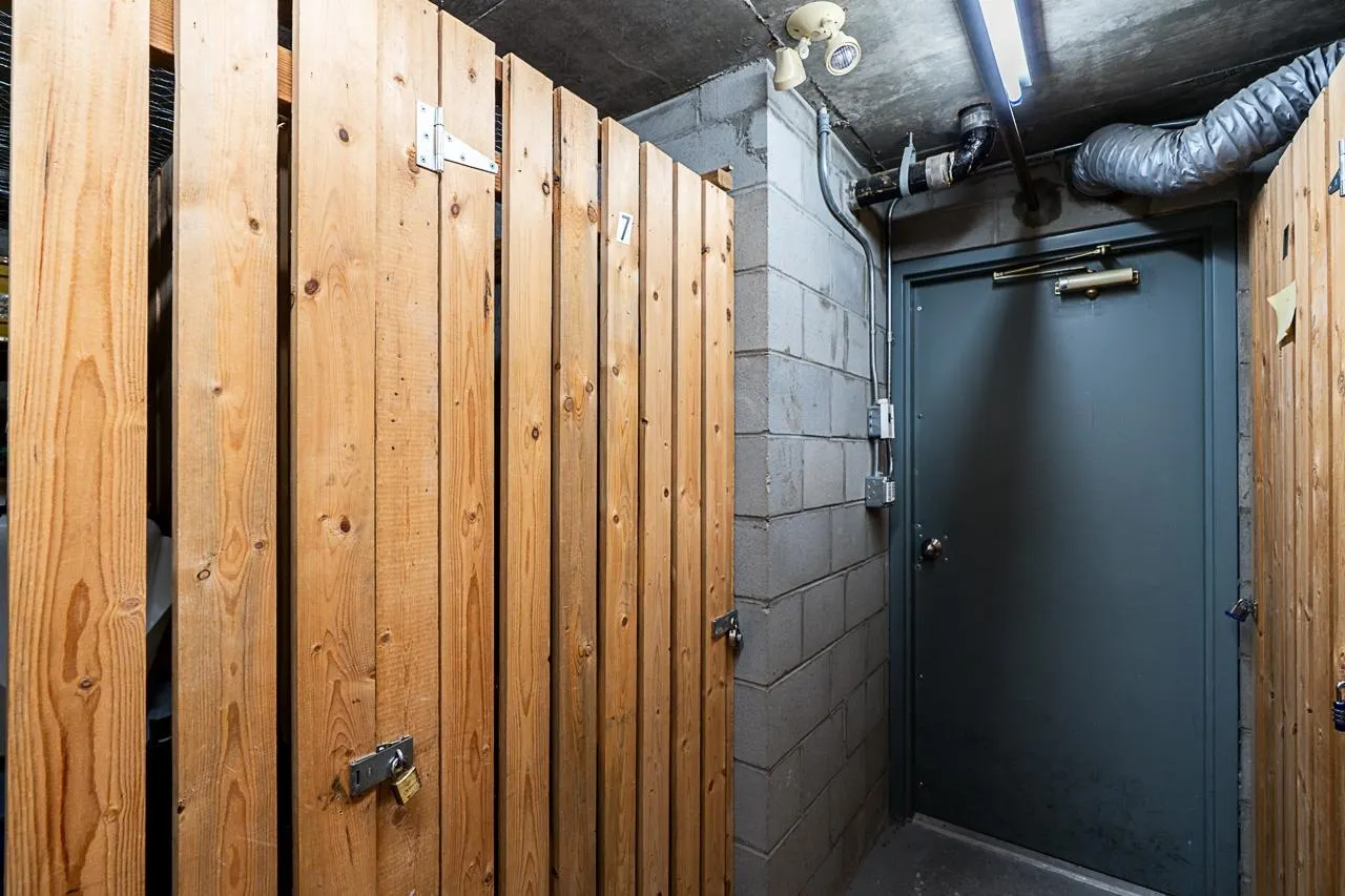 102 3188 Camosun Street