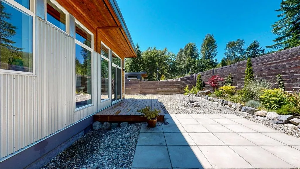 890 Trower Lane