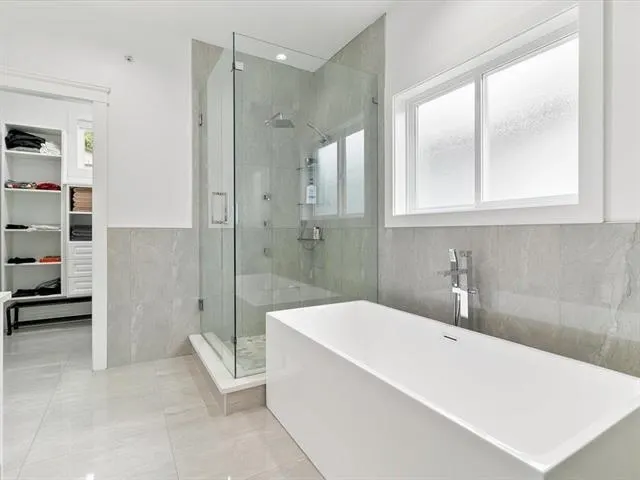 1462 Pitt River Road