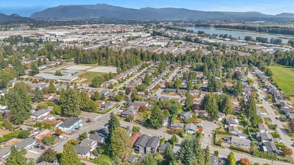 1462 Pitt River Road