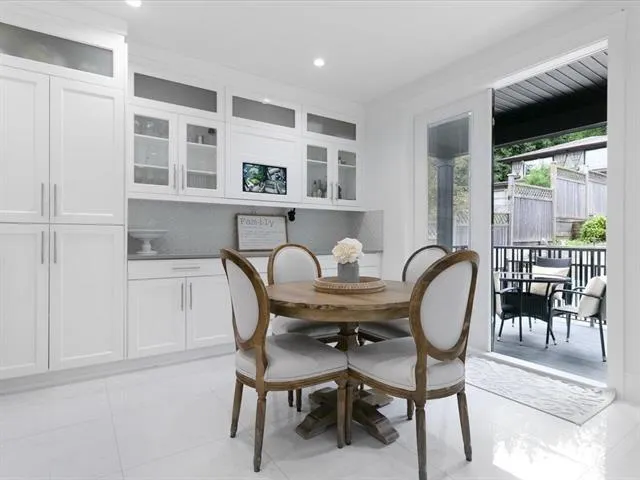 1462 Pitt River Road