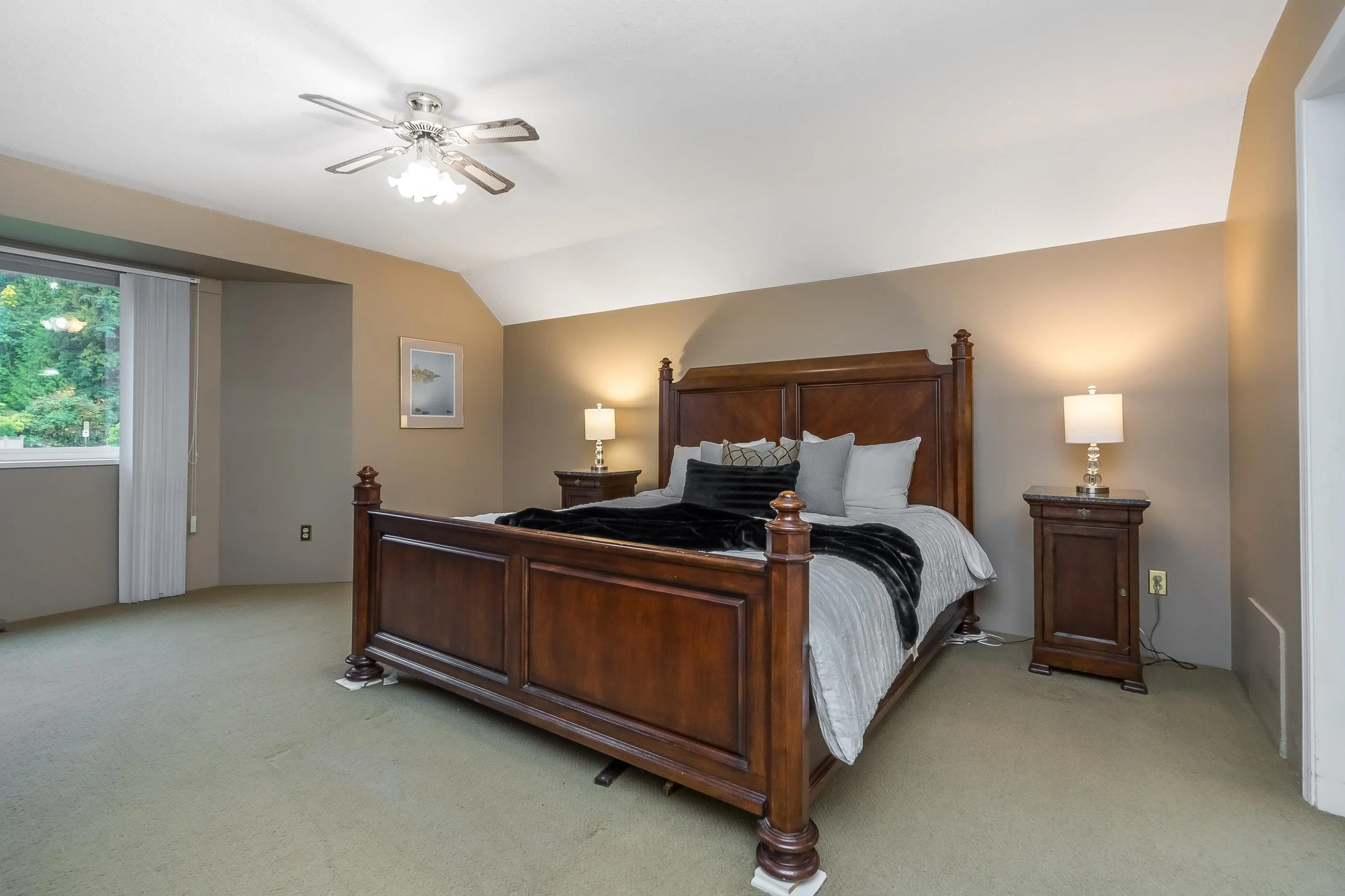 15336 Killarney Close