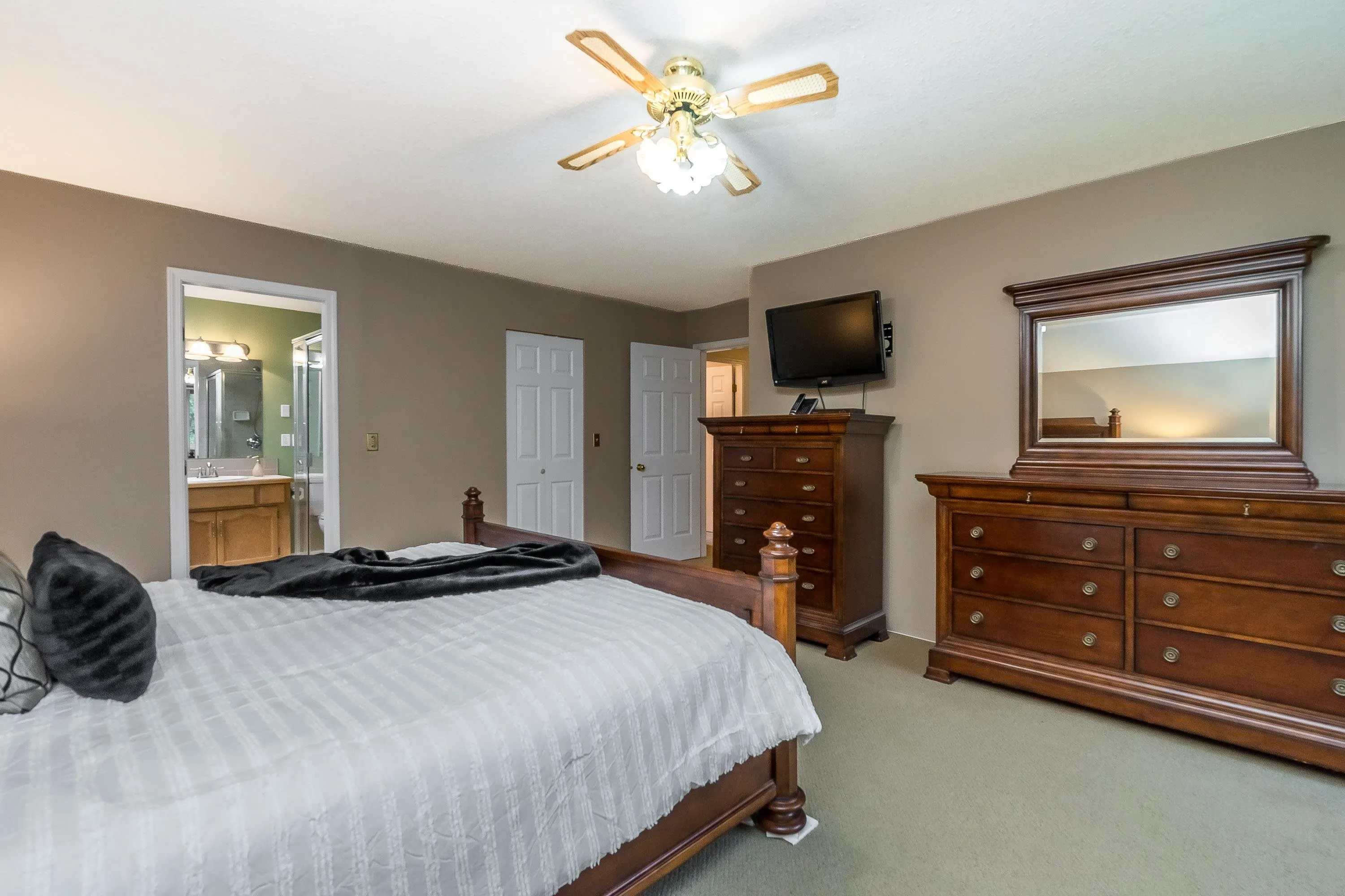 15336 Killarney Close