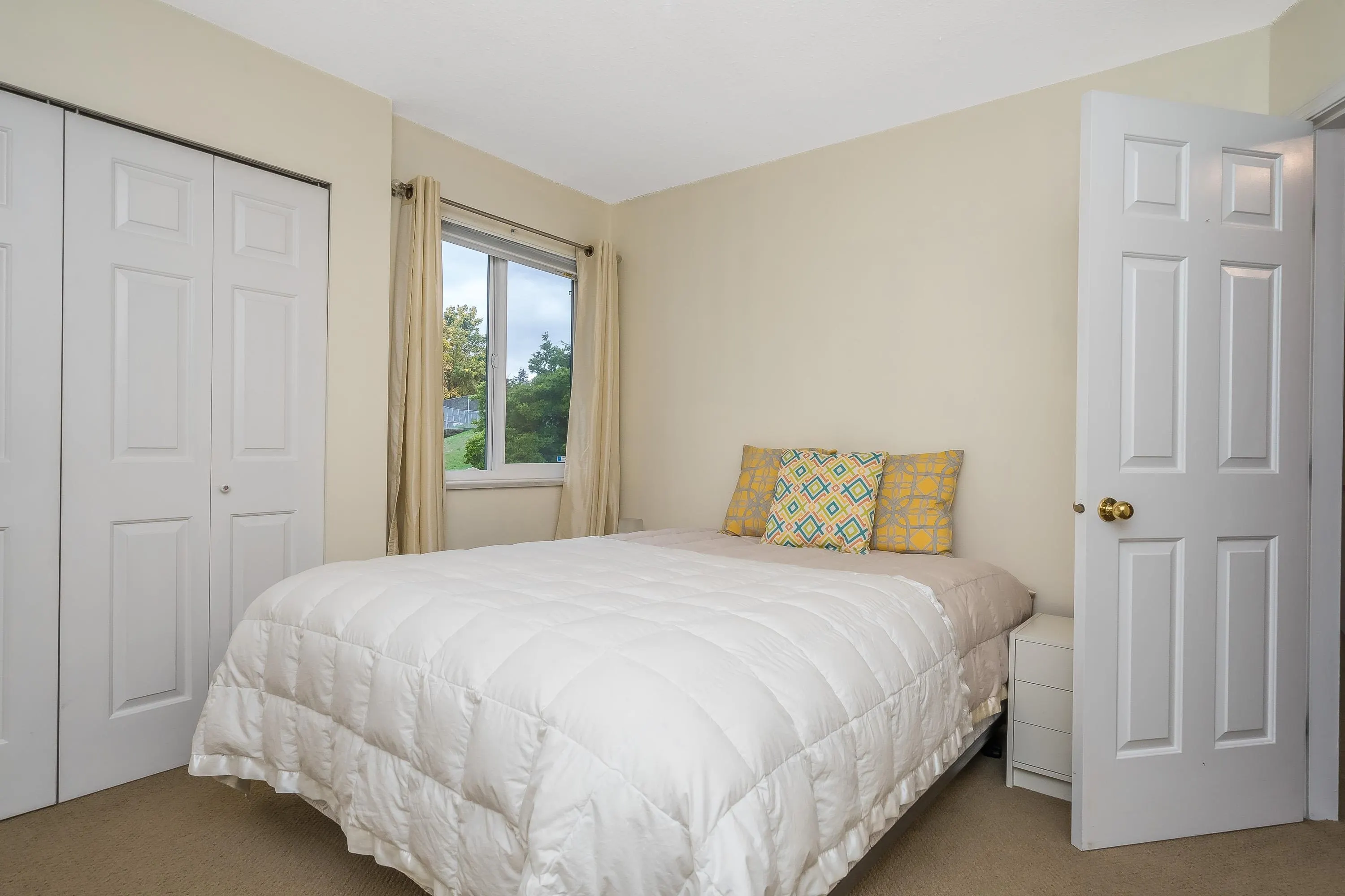 15336 Killarney Close