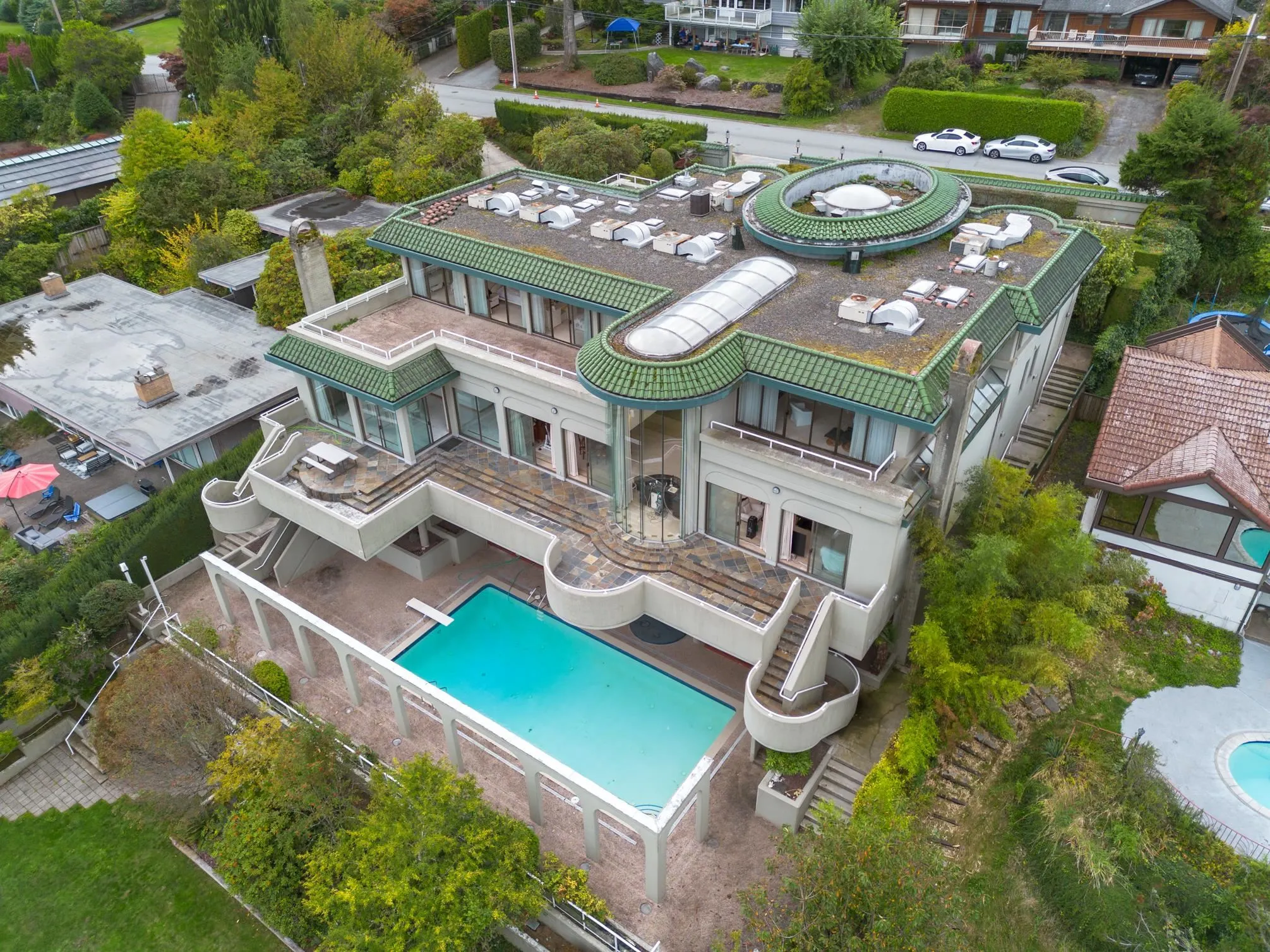 828 Beachview Drive