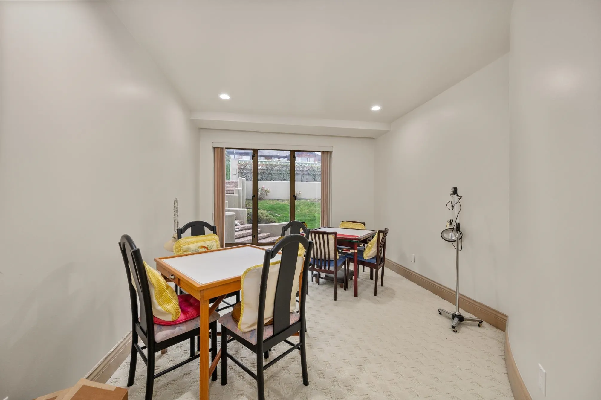 828 Beachview Drive