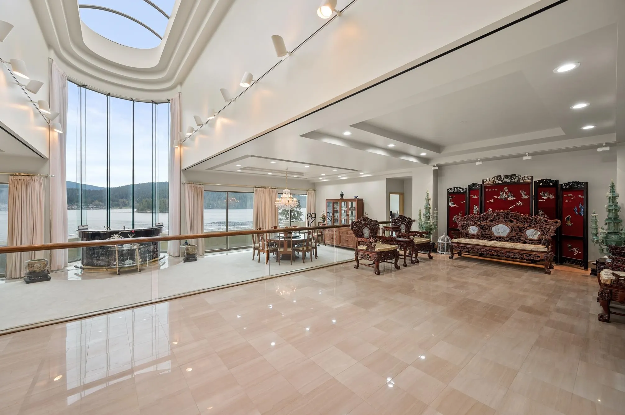 828 Beachview Drive