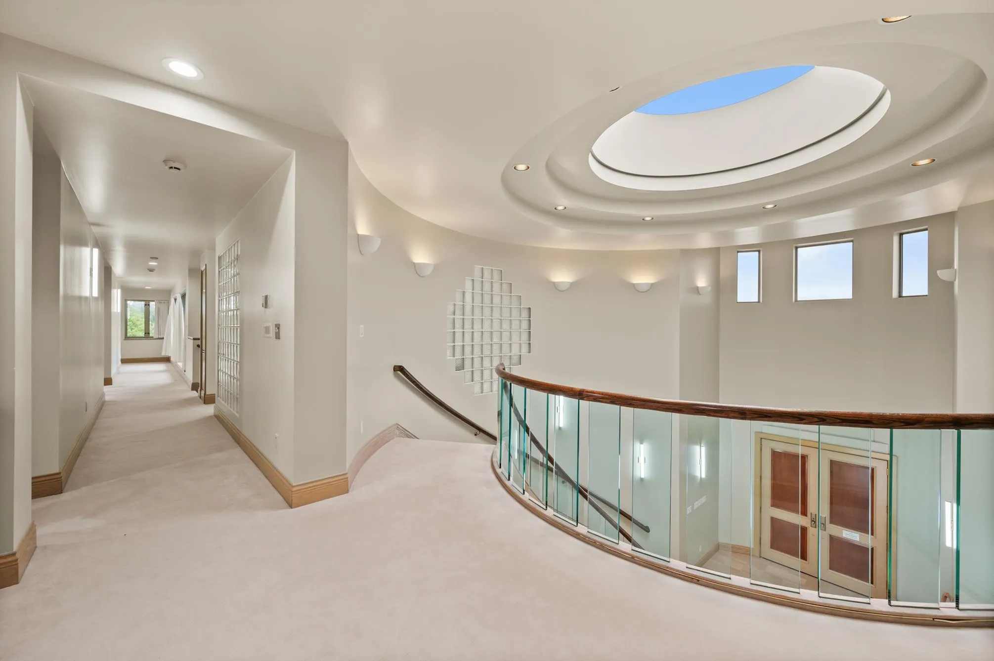 828 Beachview Drive
