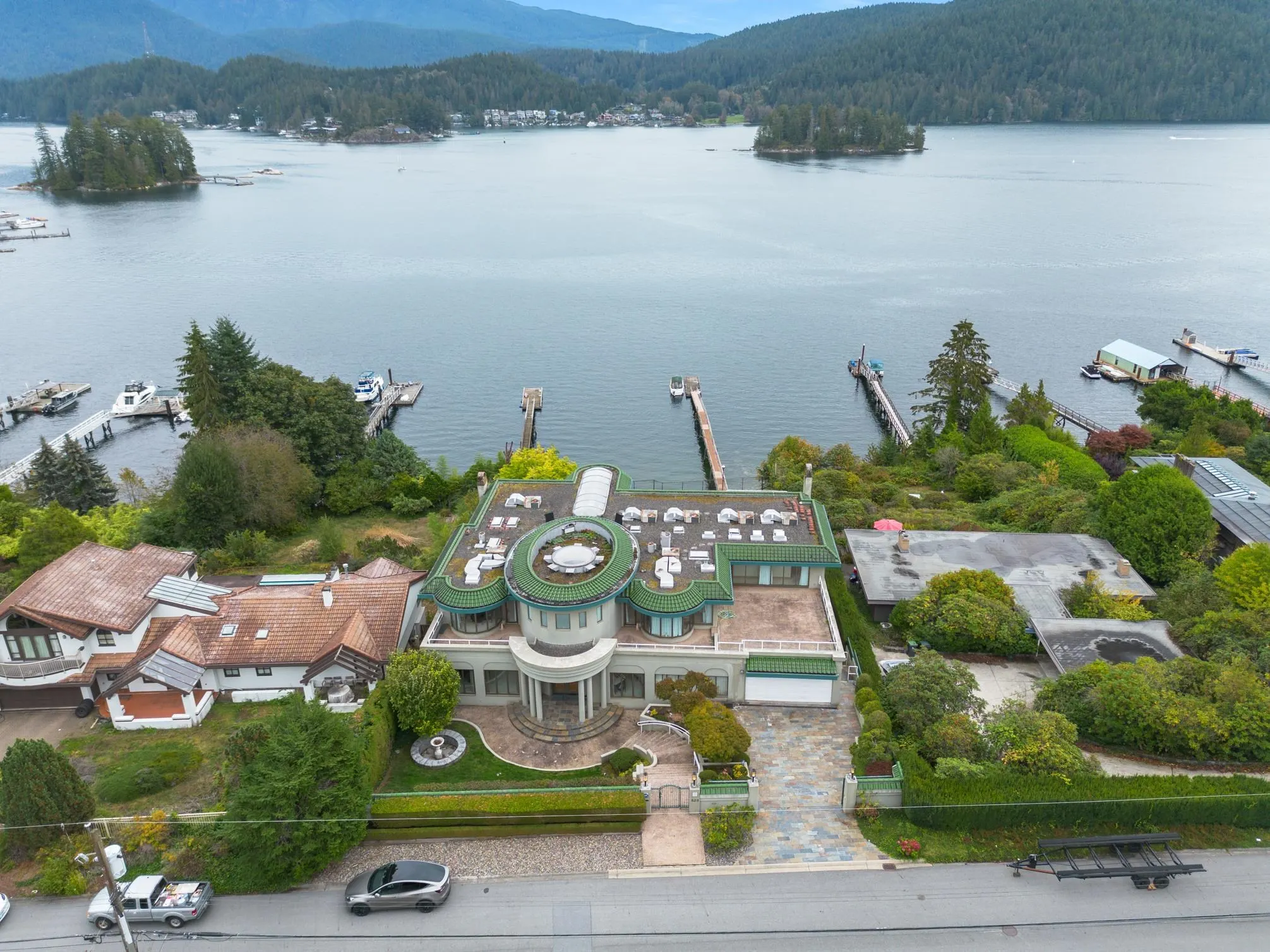 828 Beachview Drive