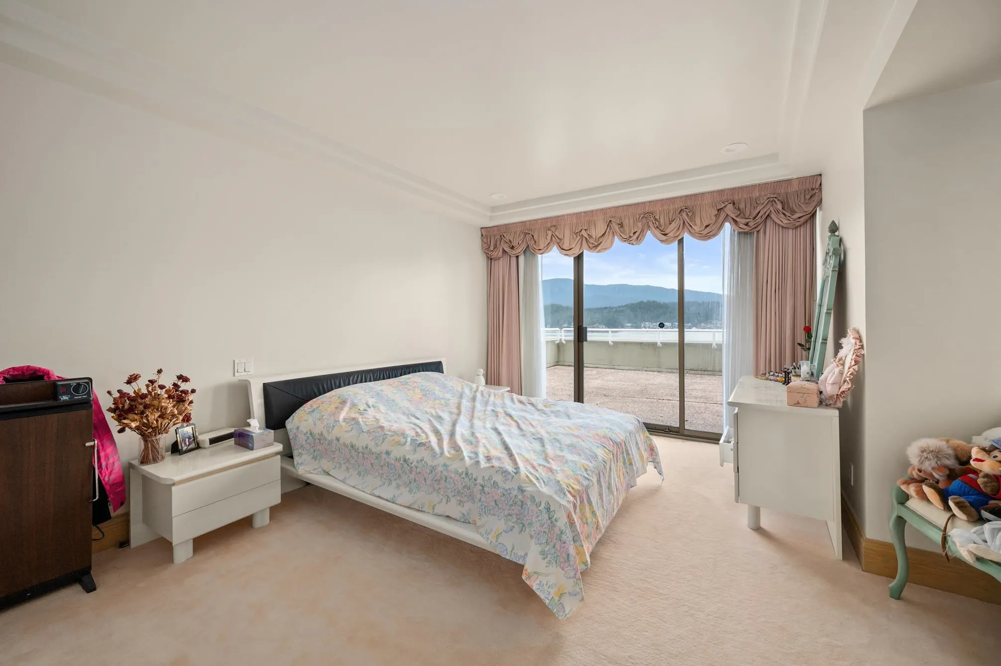 828 Beachview Drive