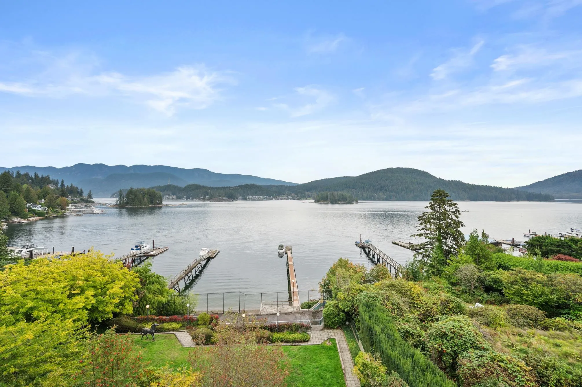 828 Beachview Drive