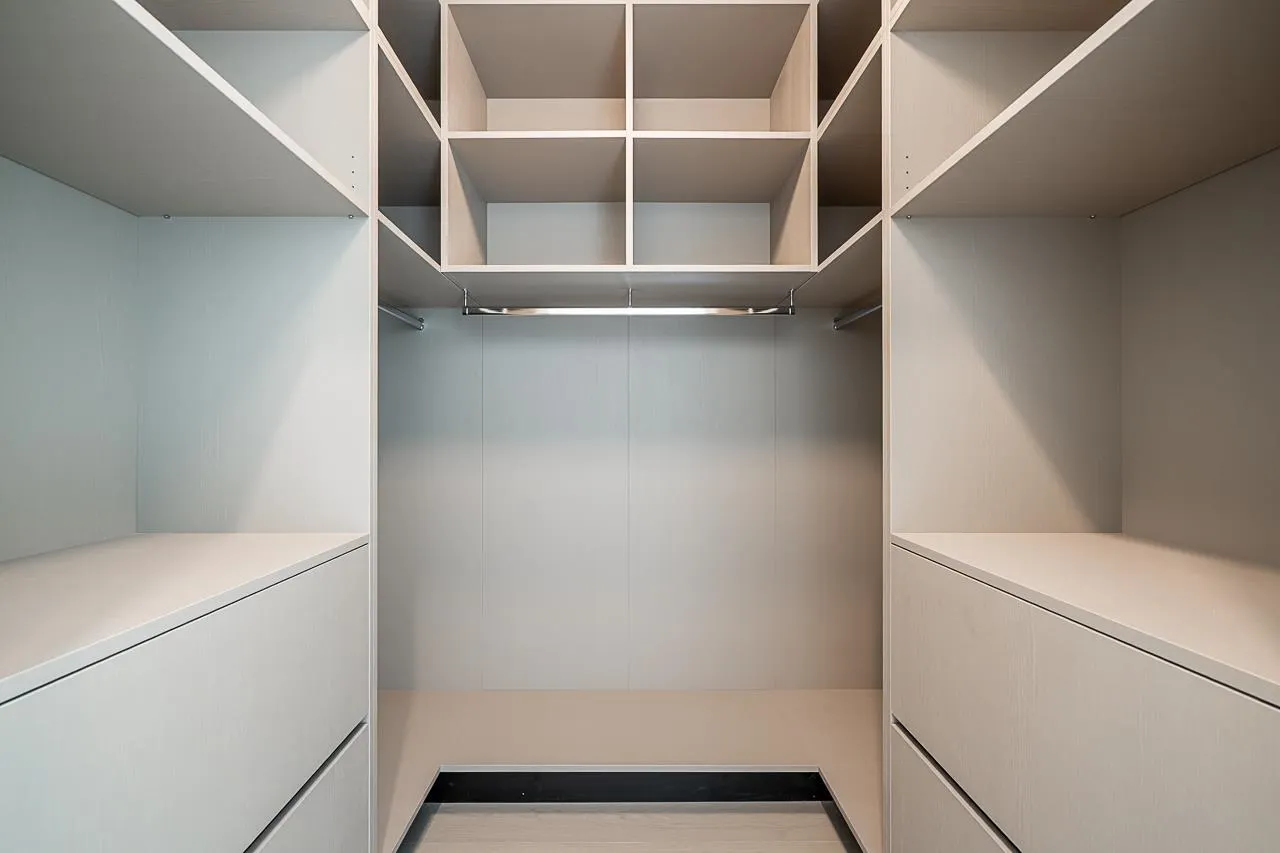 212 1342 Johnston Road