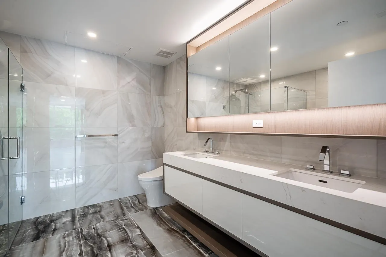 212 1342 Johnston Road