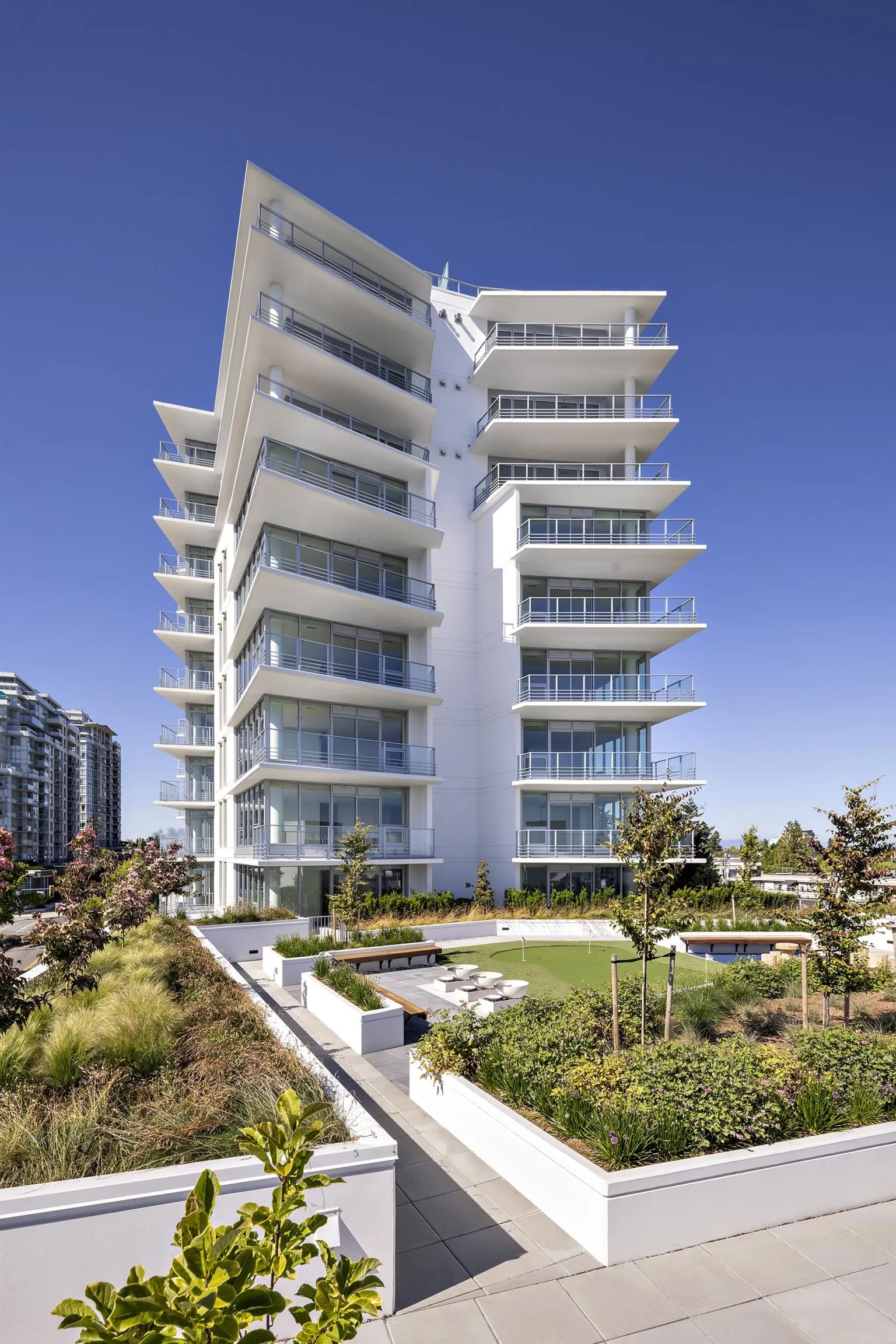 212 1342 Johnston Road