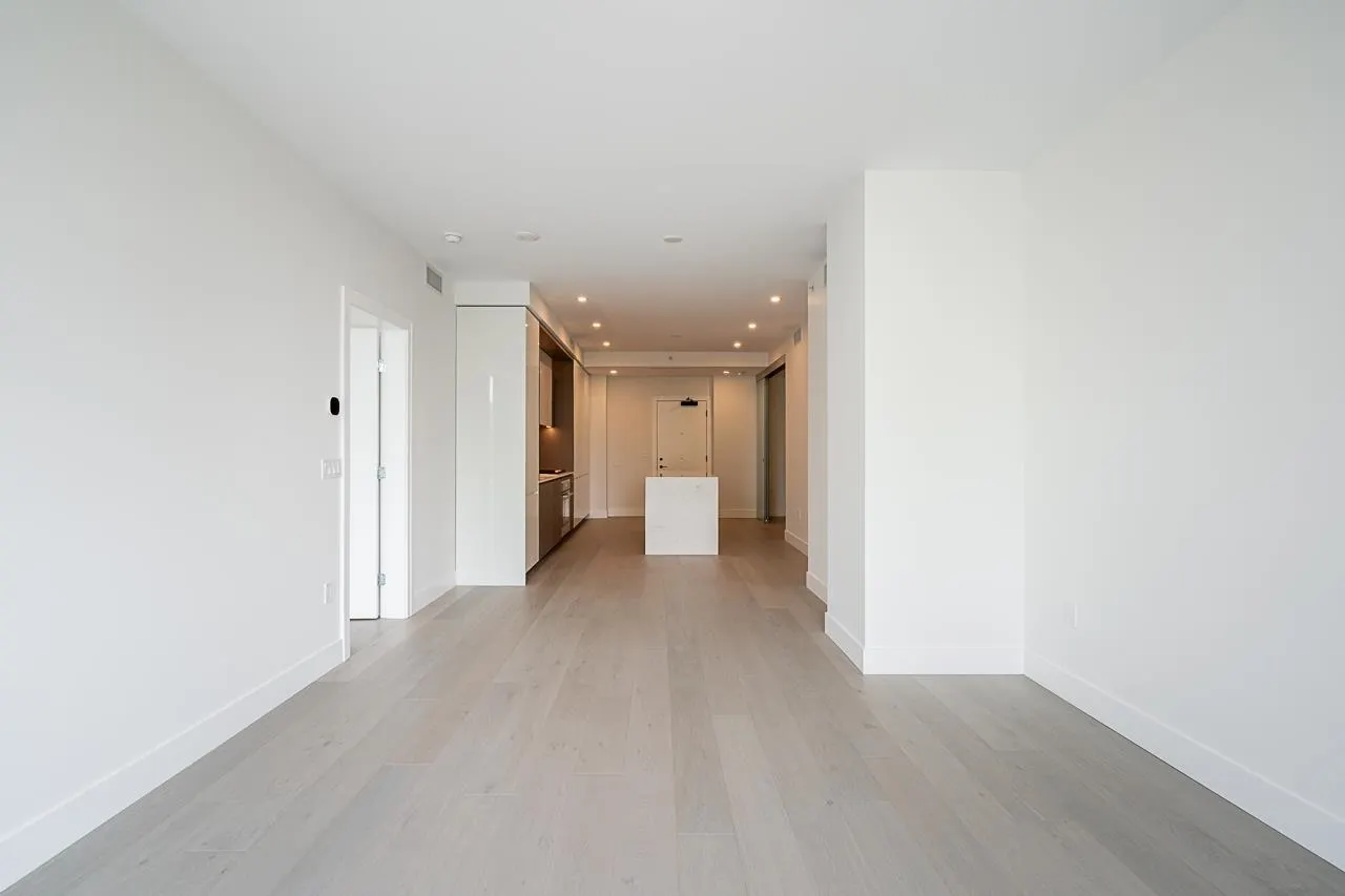 212 1342 Johnston Road