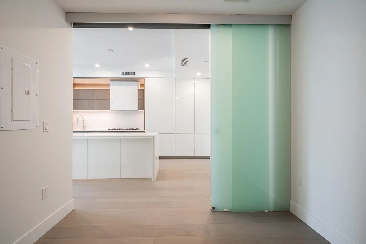 212 1342 Johnston Road