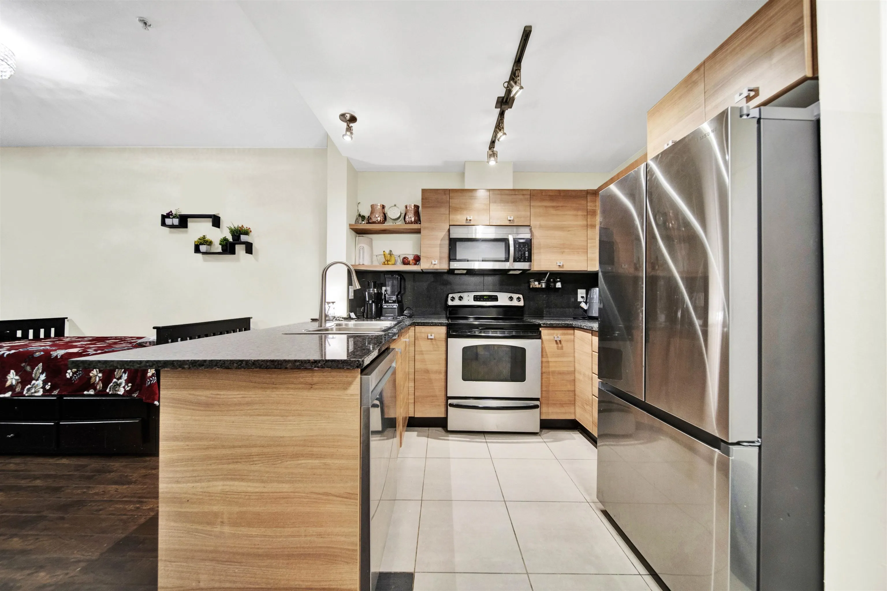 131 6628 120 Street