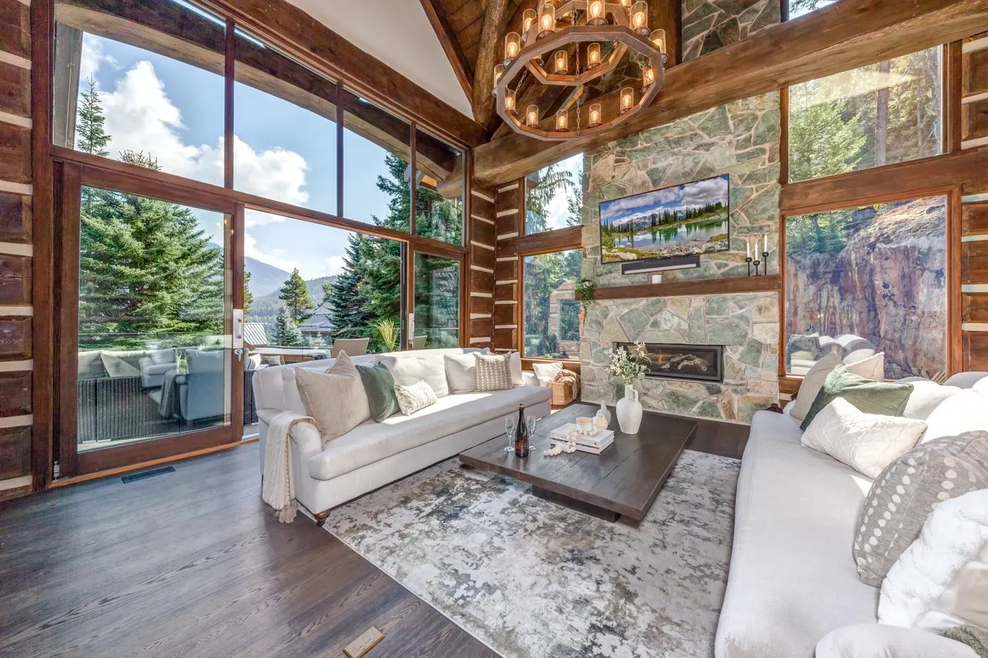 3354 Peak Drive