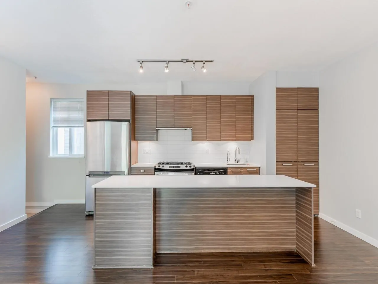 42 6965 Hastings Street