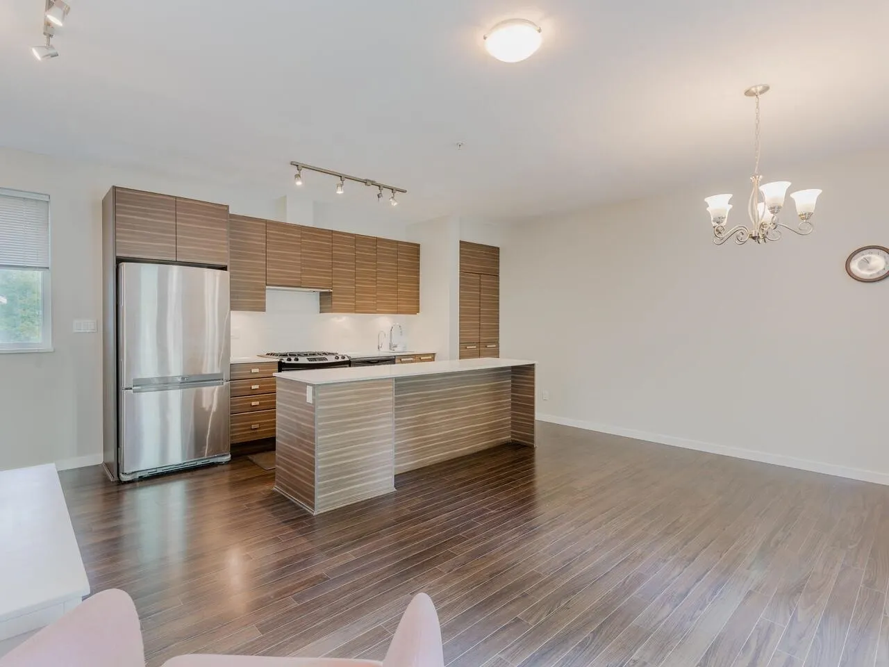 42 6965 Hastings Street