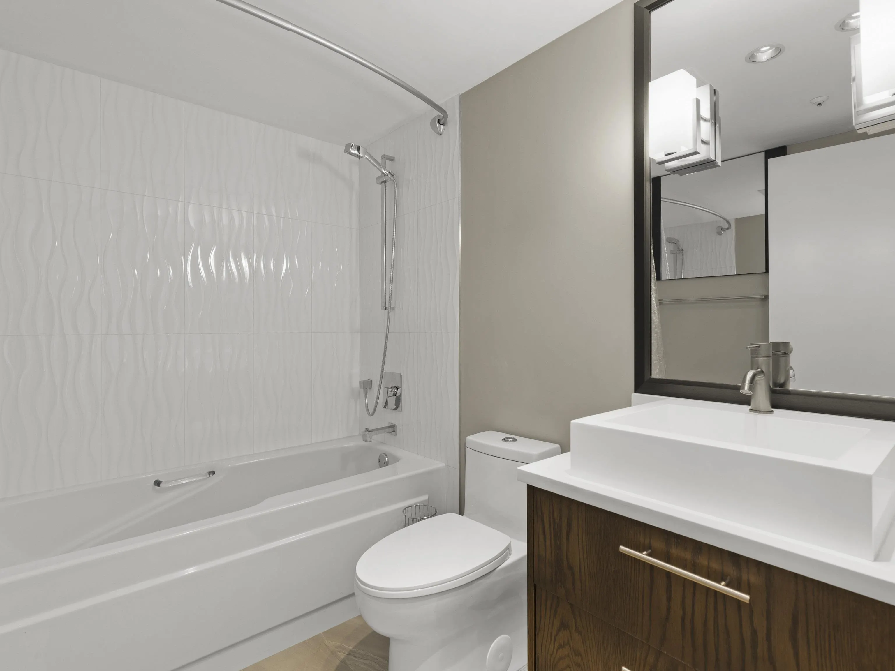 904 2288 Pine Street