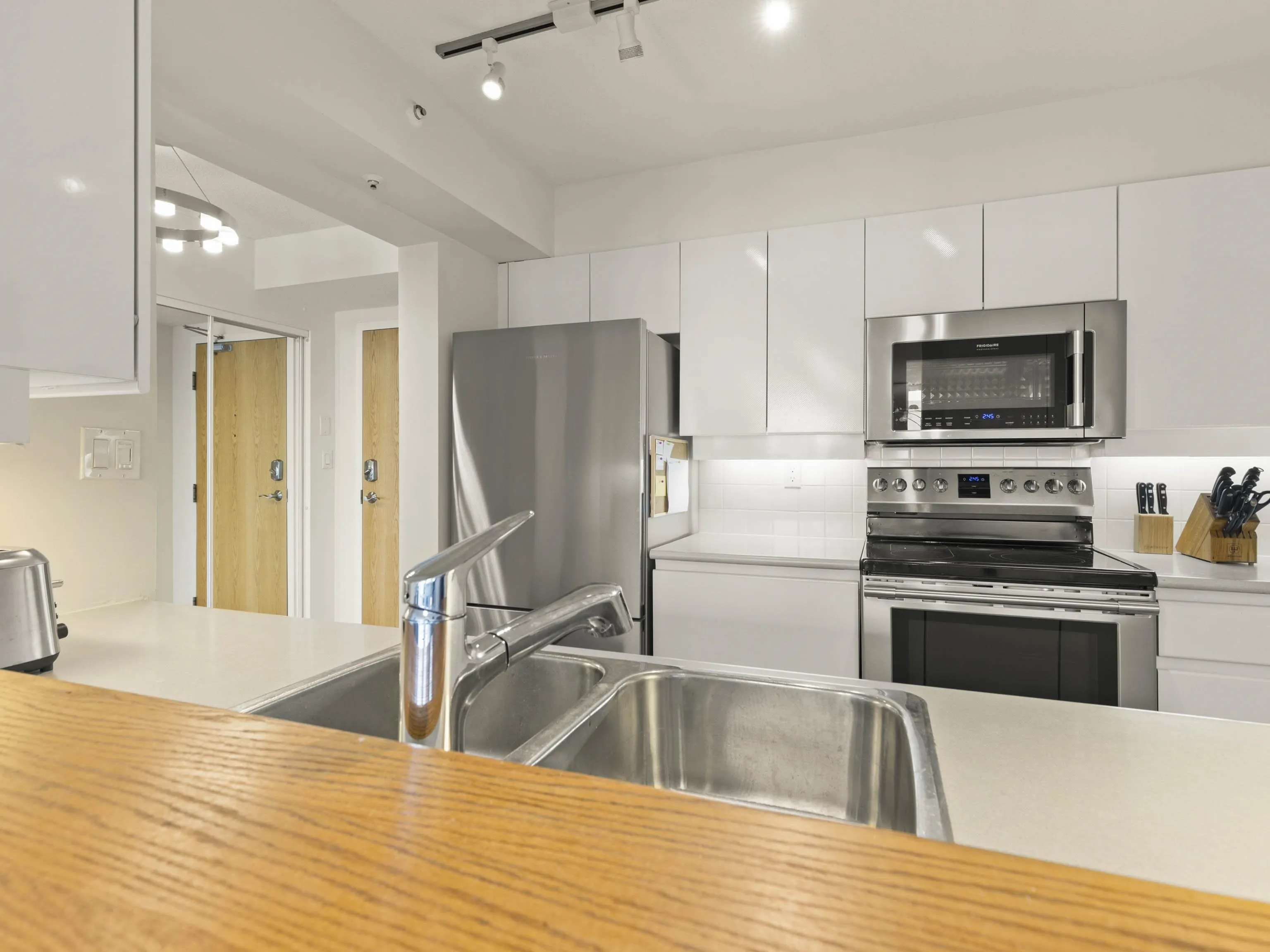 904 2288 Pine Street